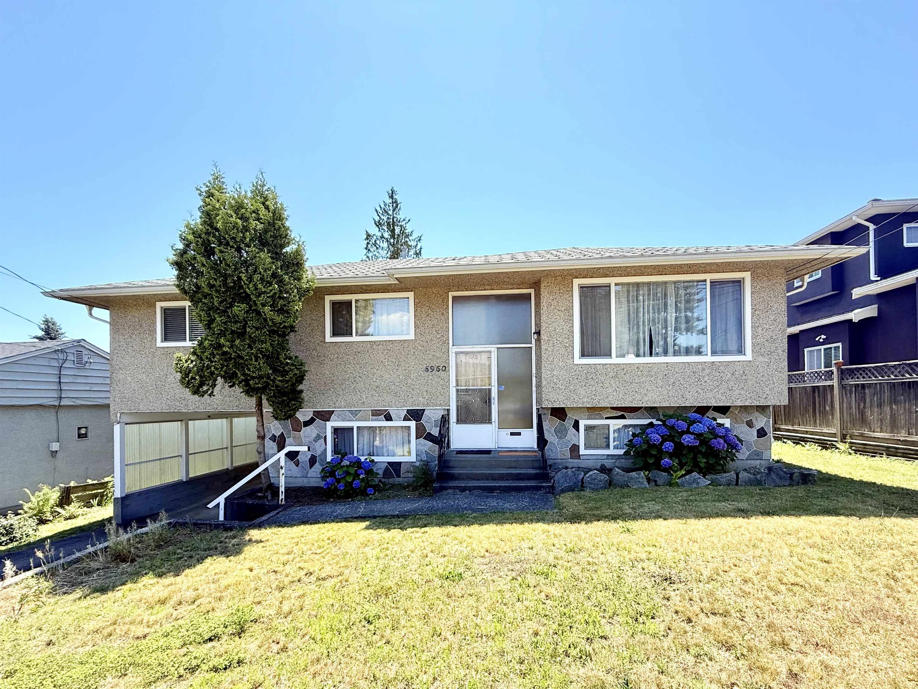 6960 NAPIER STREET, Burnaby BC V5B 2C4, R3028982, BC,