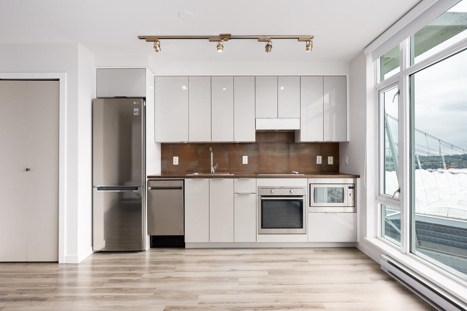 2306 161 GEORGIA STREET, R3029010, BC,