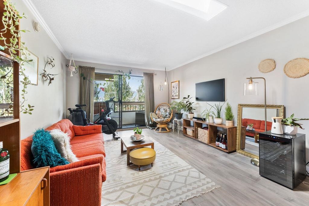 305 440 5TH AVENUE, R3029065, BC,