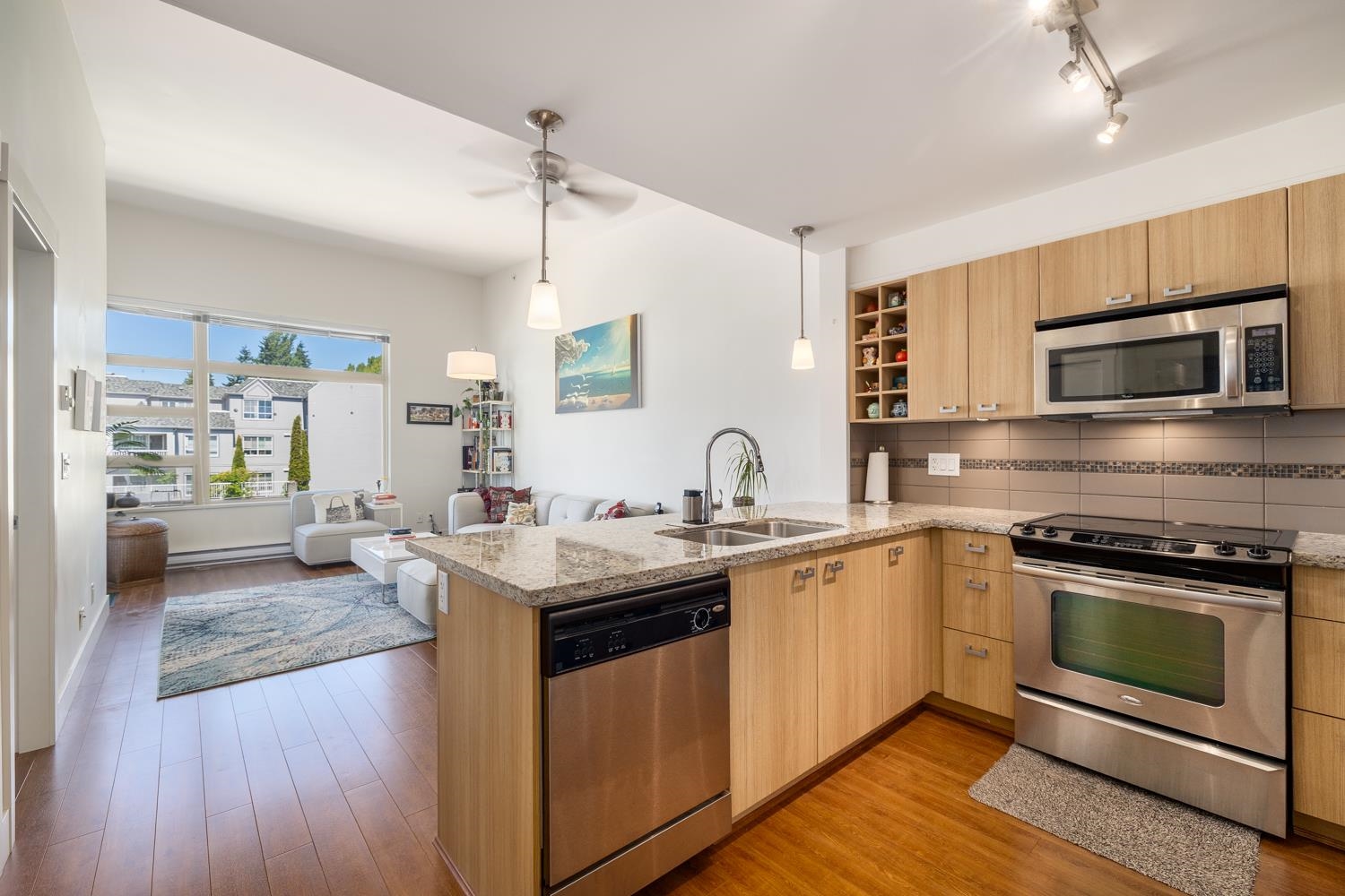 308 709 TWELFTH STREET, R3029071, BC,