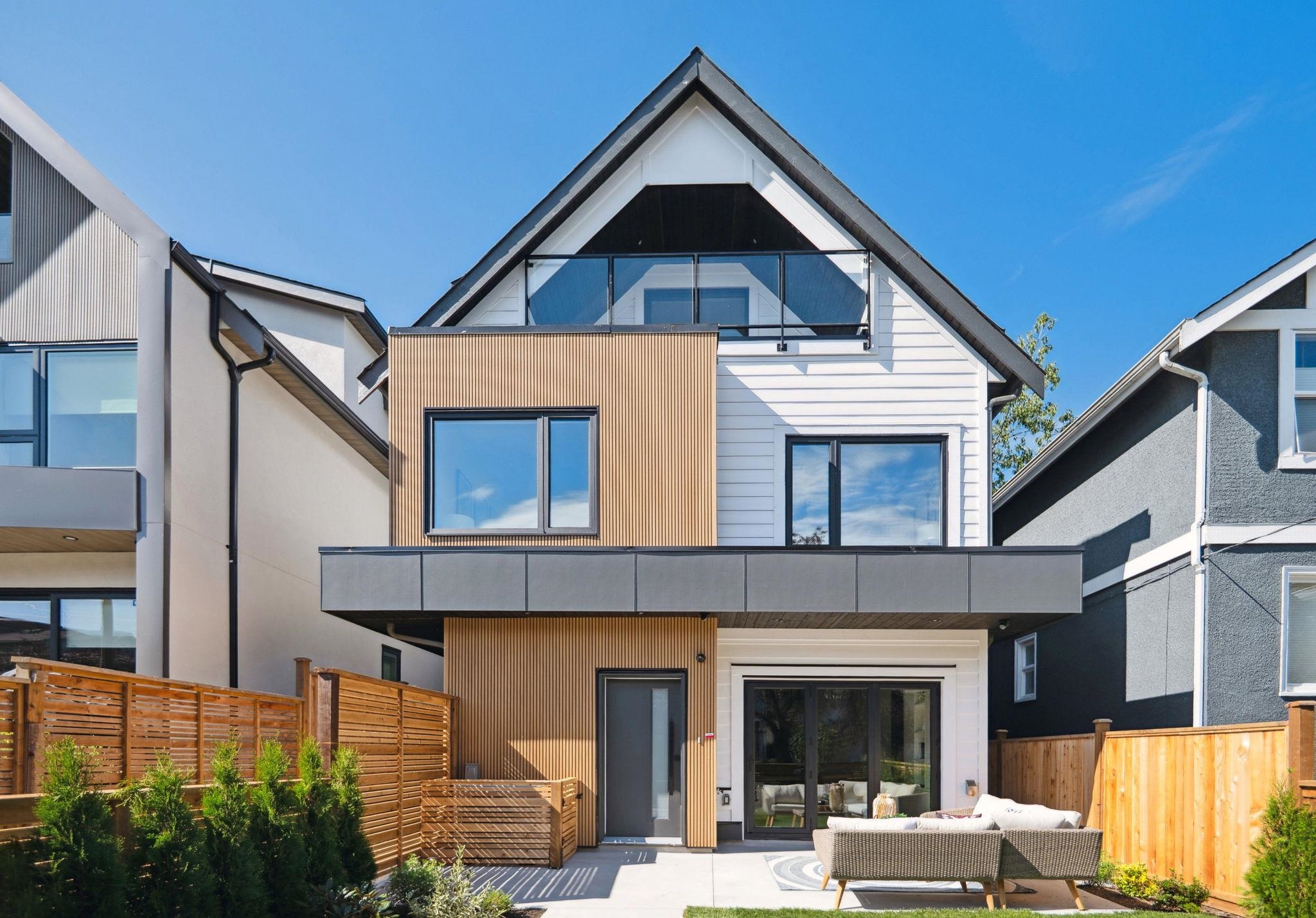 #1 1079 14TH AVENUE, R3029113, BC,