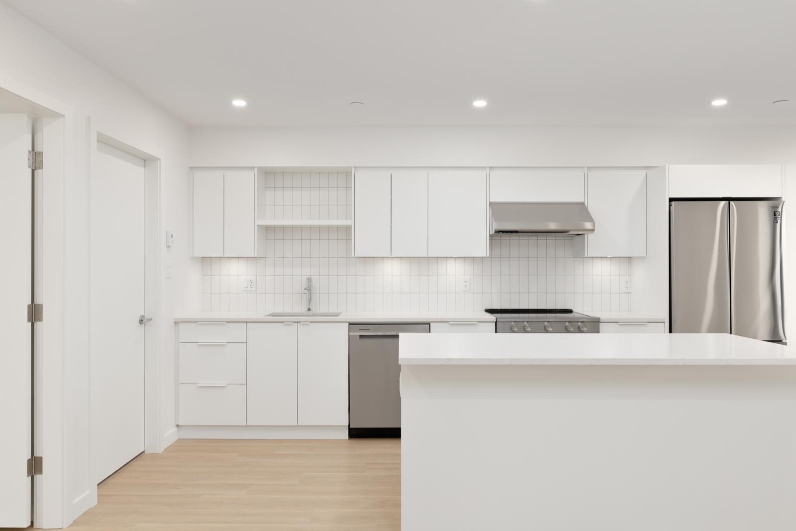 2-5451 COLUMBIA STREET, Vancouver BC V5Y 3H4, R3029307, BC,