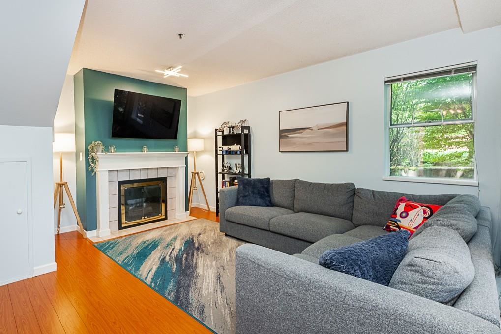 25 7345 SANDBORNE AVENUE, R3029319, BC,