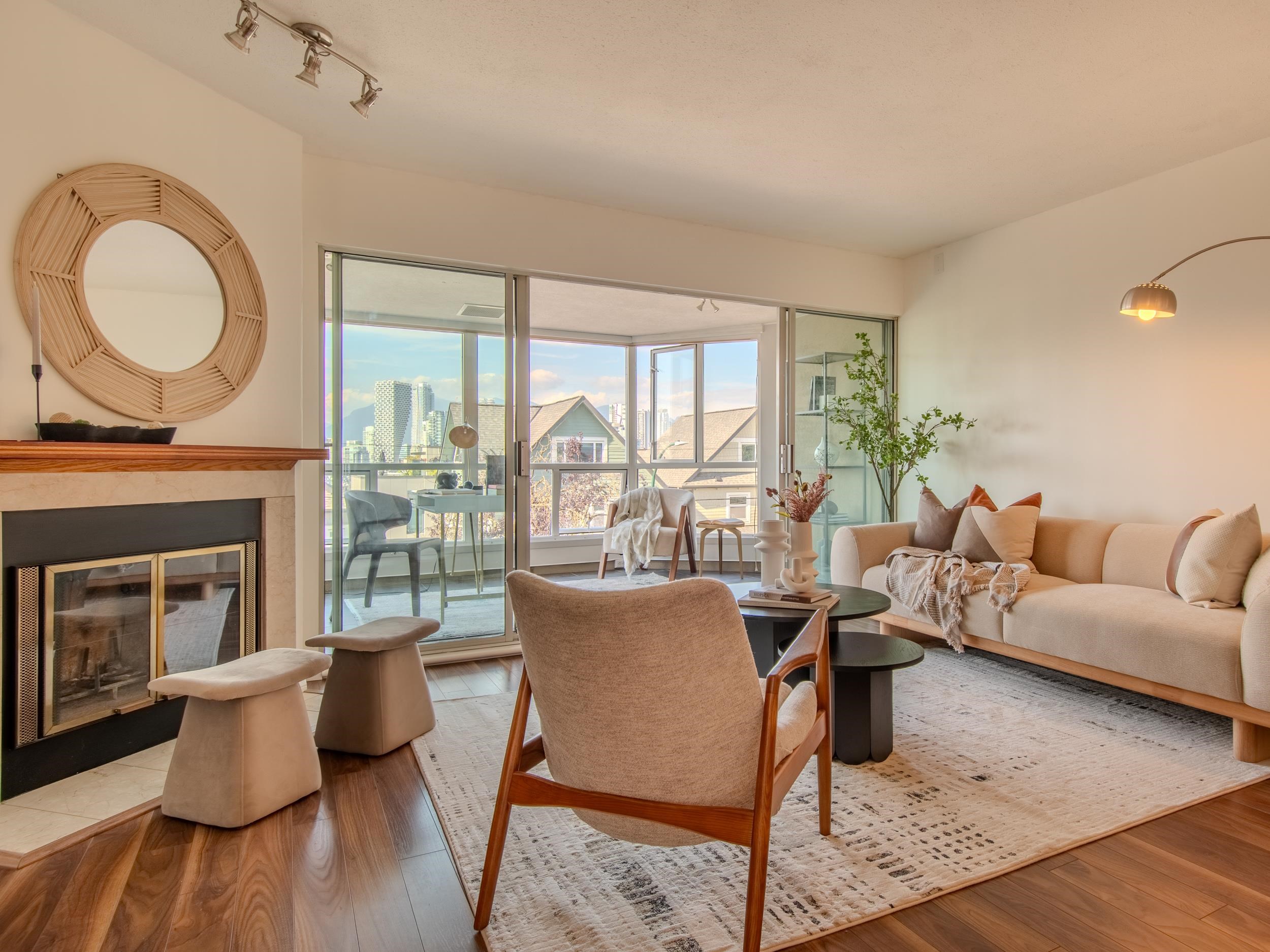 1296 W 8TH AVENUE, Vancouver BC V6H 3Y9, R3029390, BC,