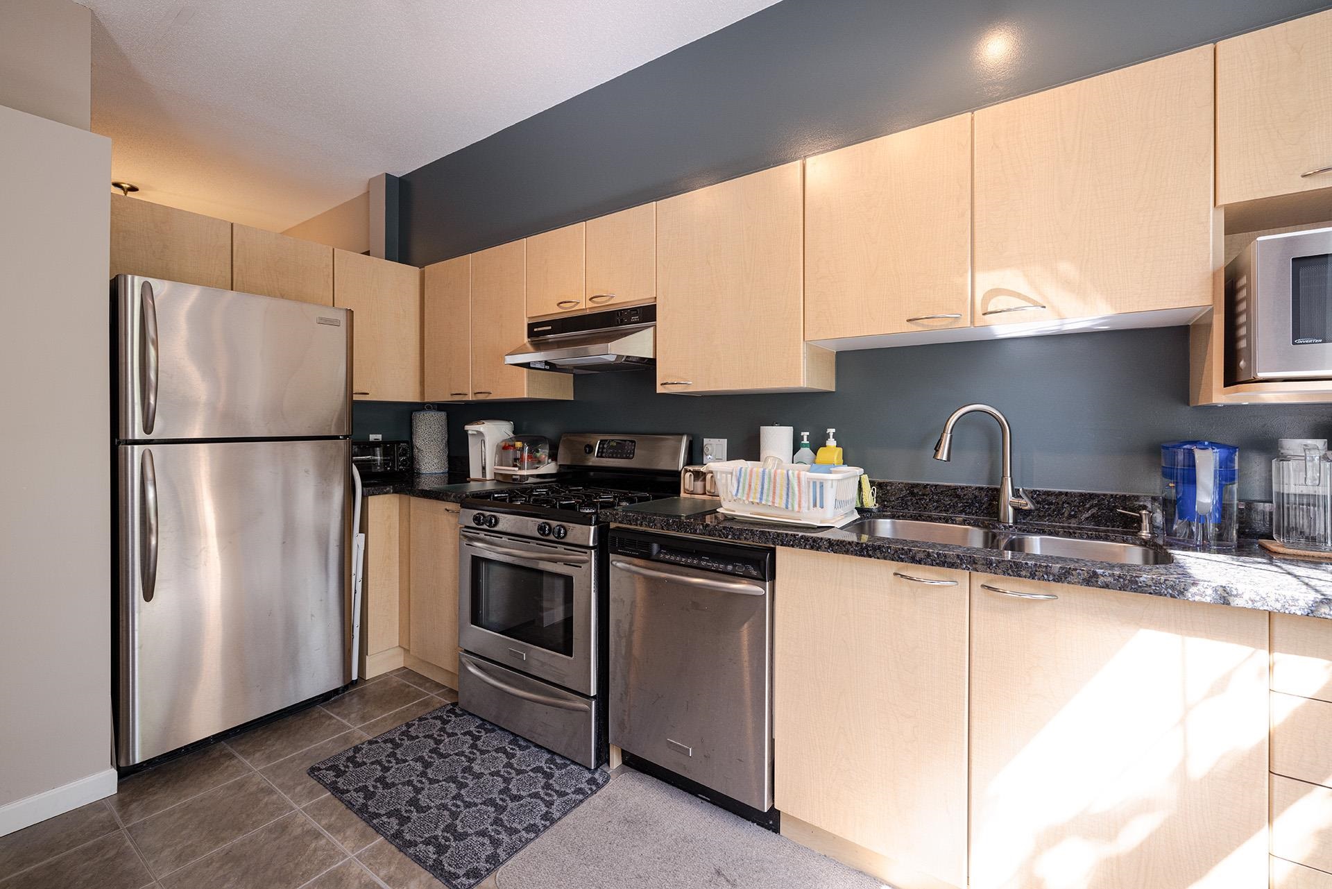 28 3711 ROBSON COURT, R3029444, BC,