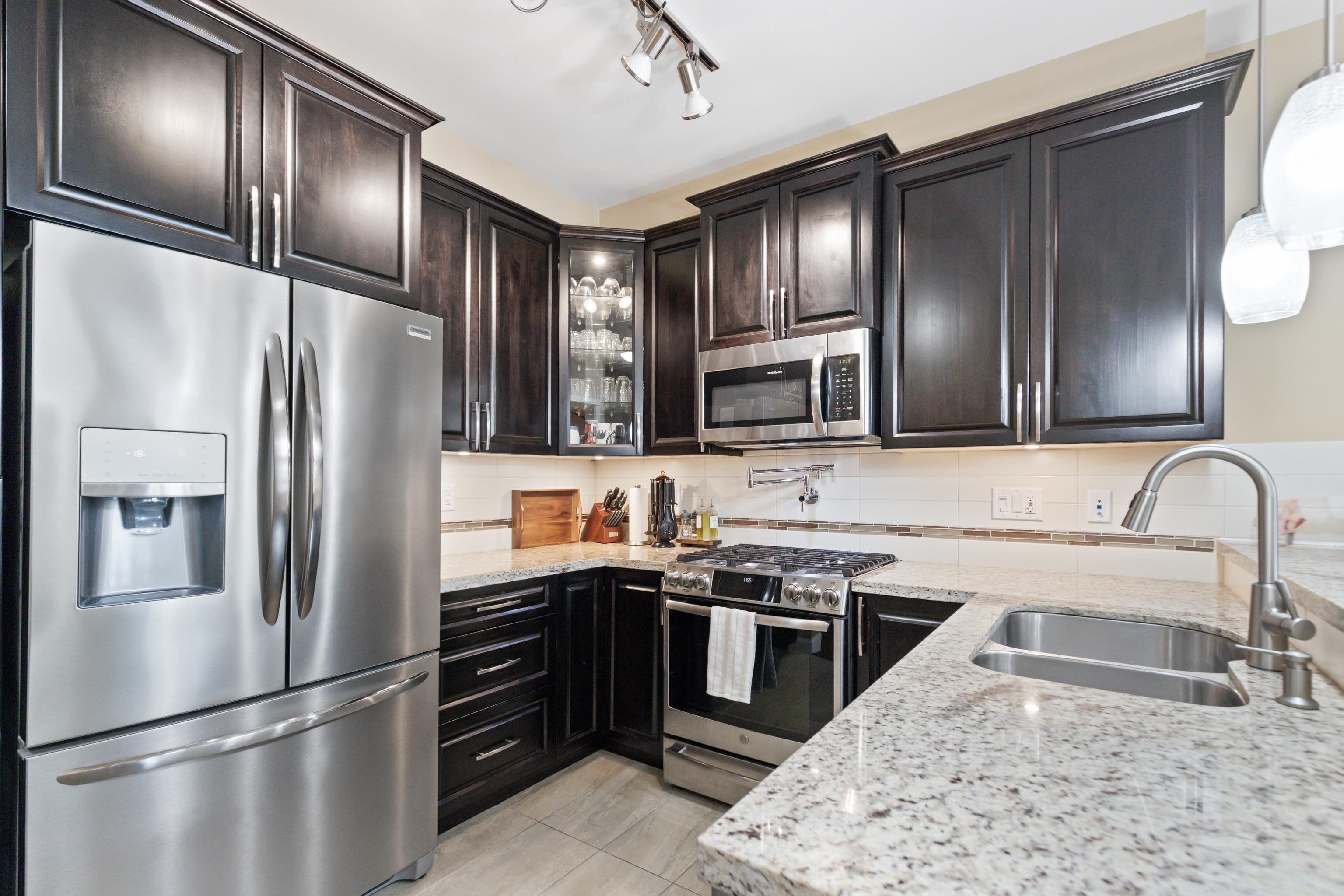 504 32445 SIMON AVENUE, R3029645, BC,