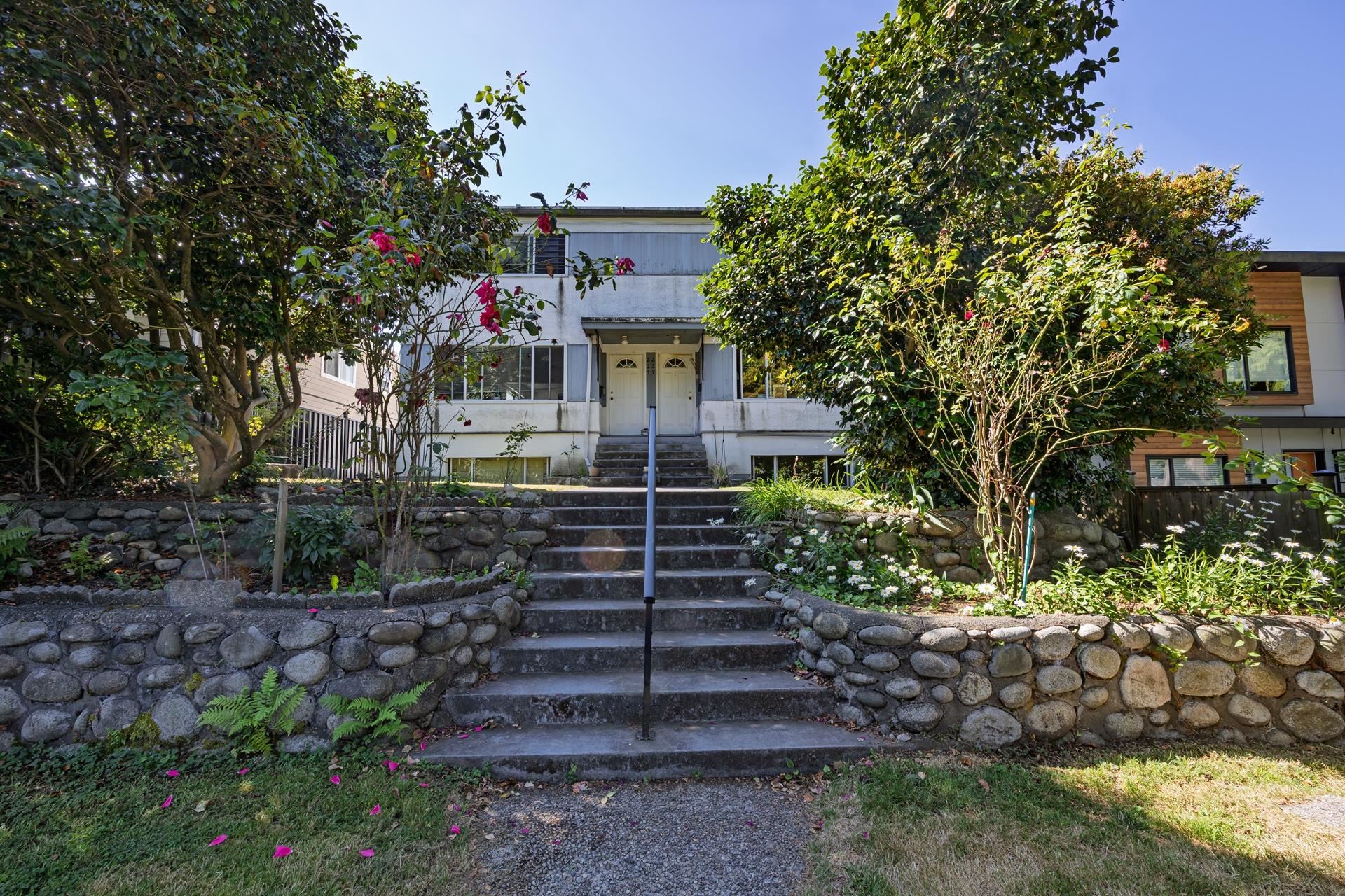 227-229 W 19TH STREET, North Vancouver BC V7M 1X6, R3029681, BC,