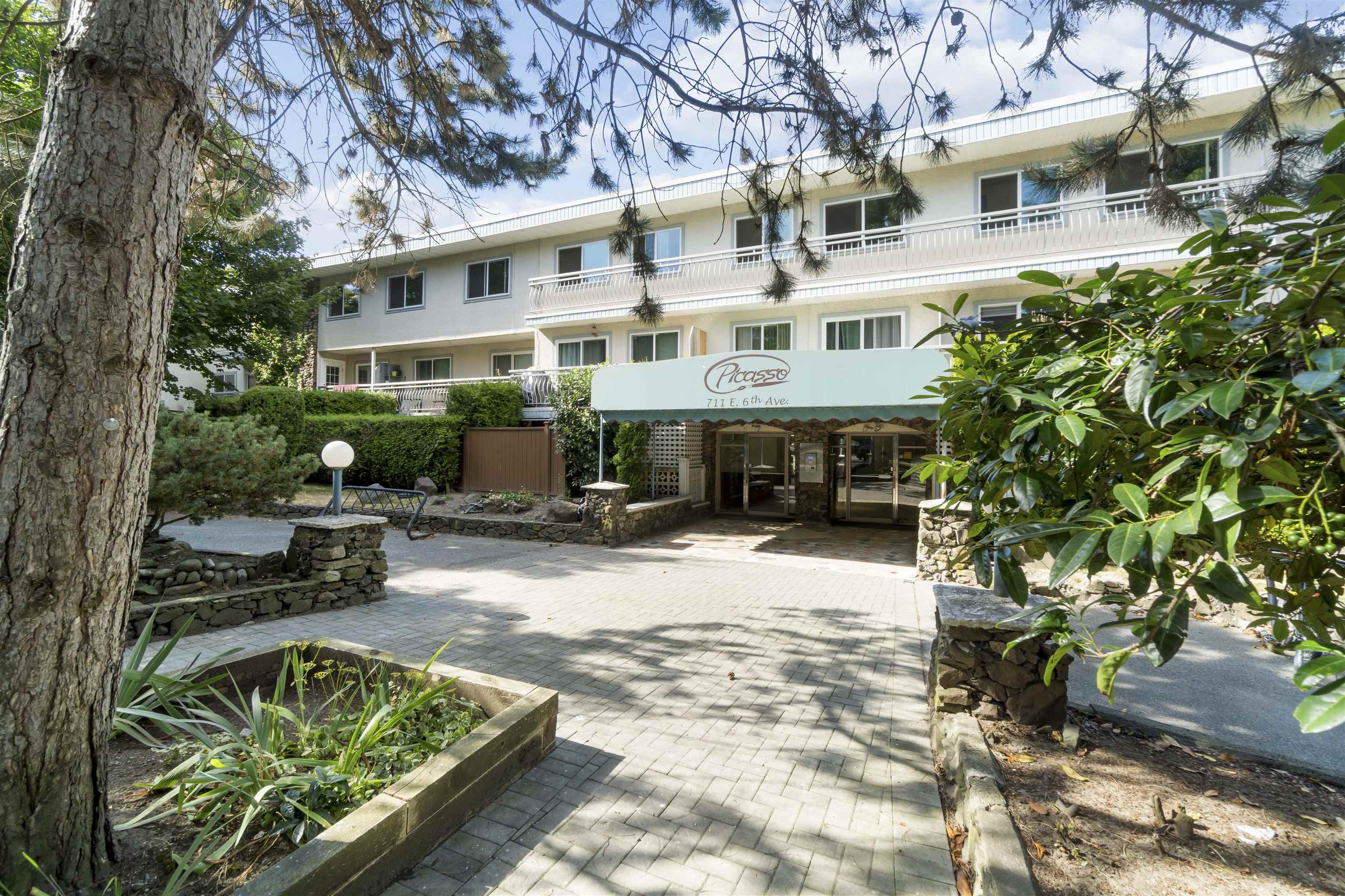 102 711 6TH AVENUE, R3029740, BC,