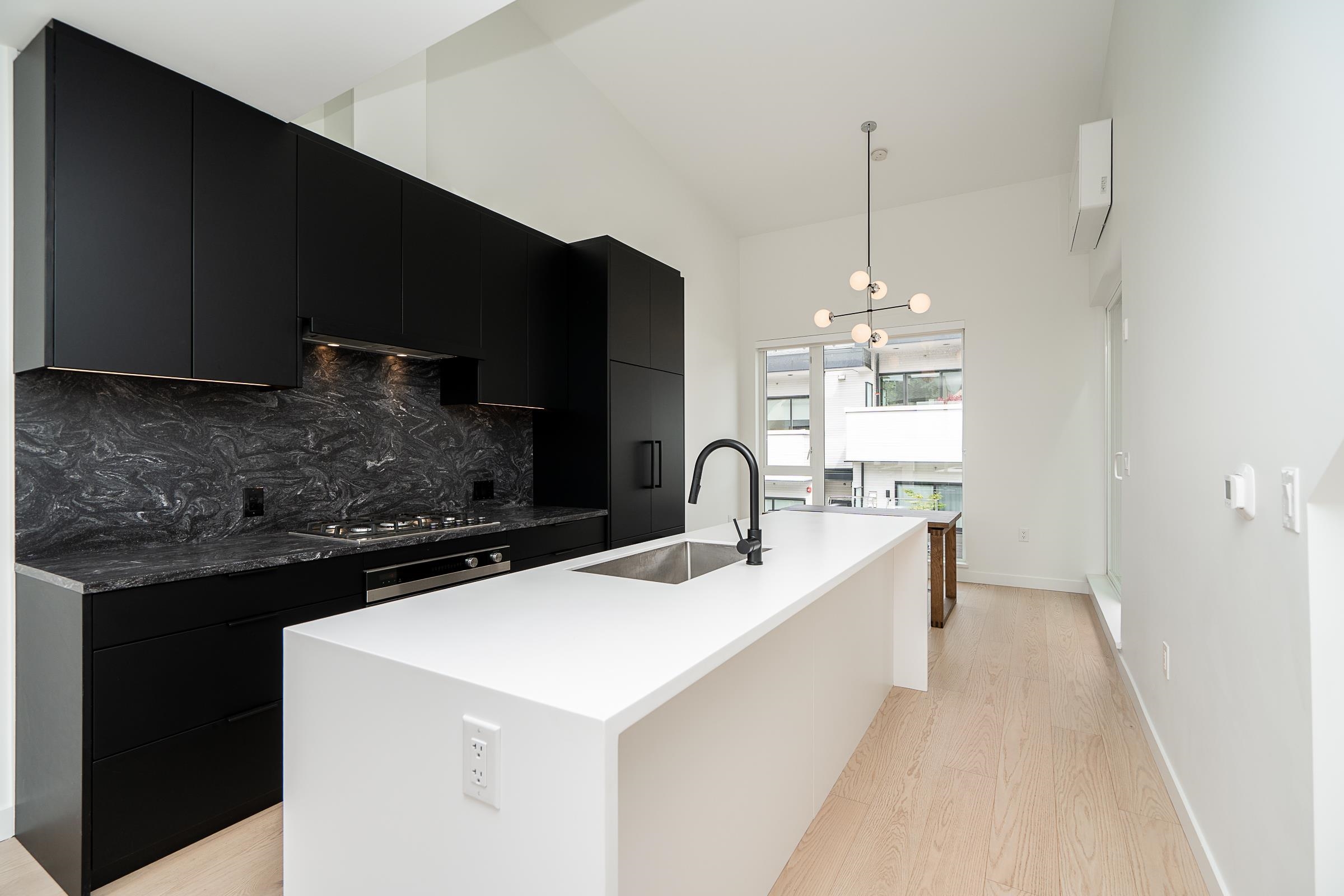 210 650 2ND STREET, R3029805, BC,