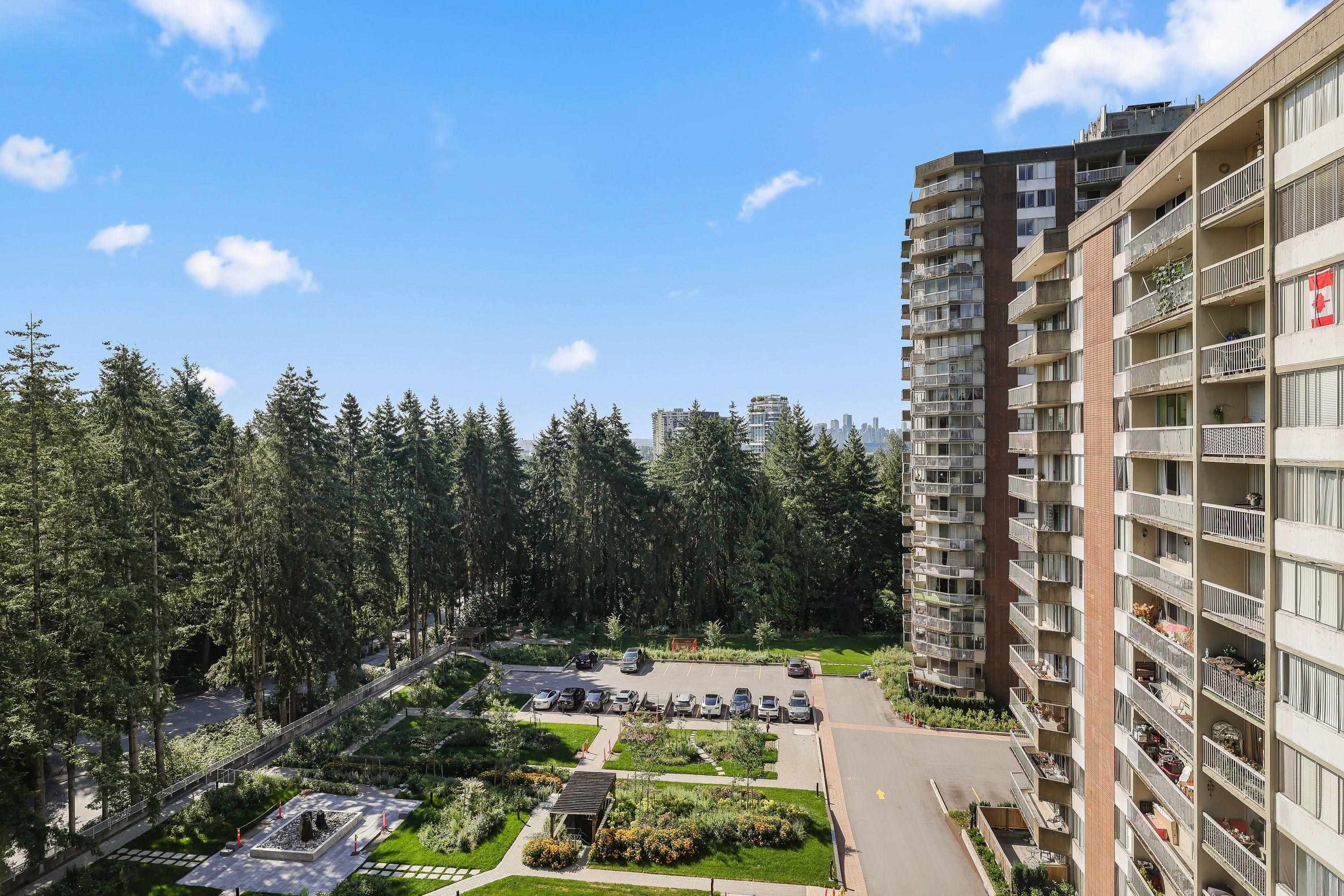 911 2016 FULLERTON AVENUE, R3029845, BC,