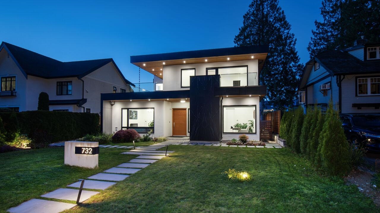 732 E 11TH STREET, North Vancouver BC V7L 2H8, R3030492, BC,