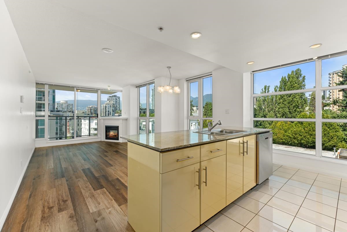 908 188 ESPLANADE AVENUE, R3030557, BC,