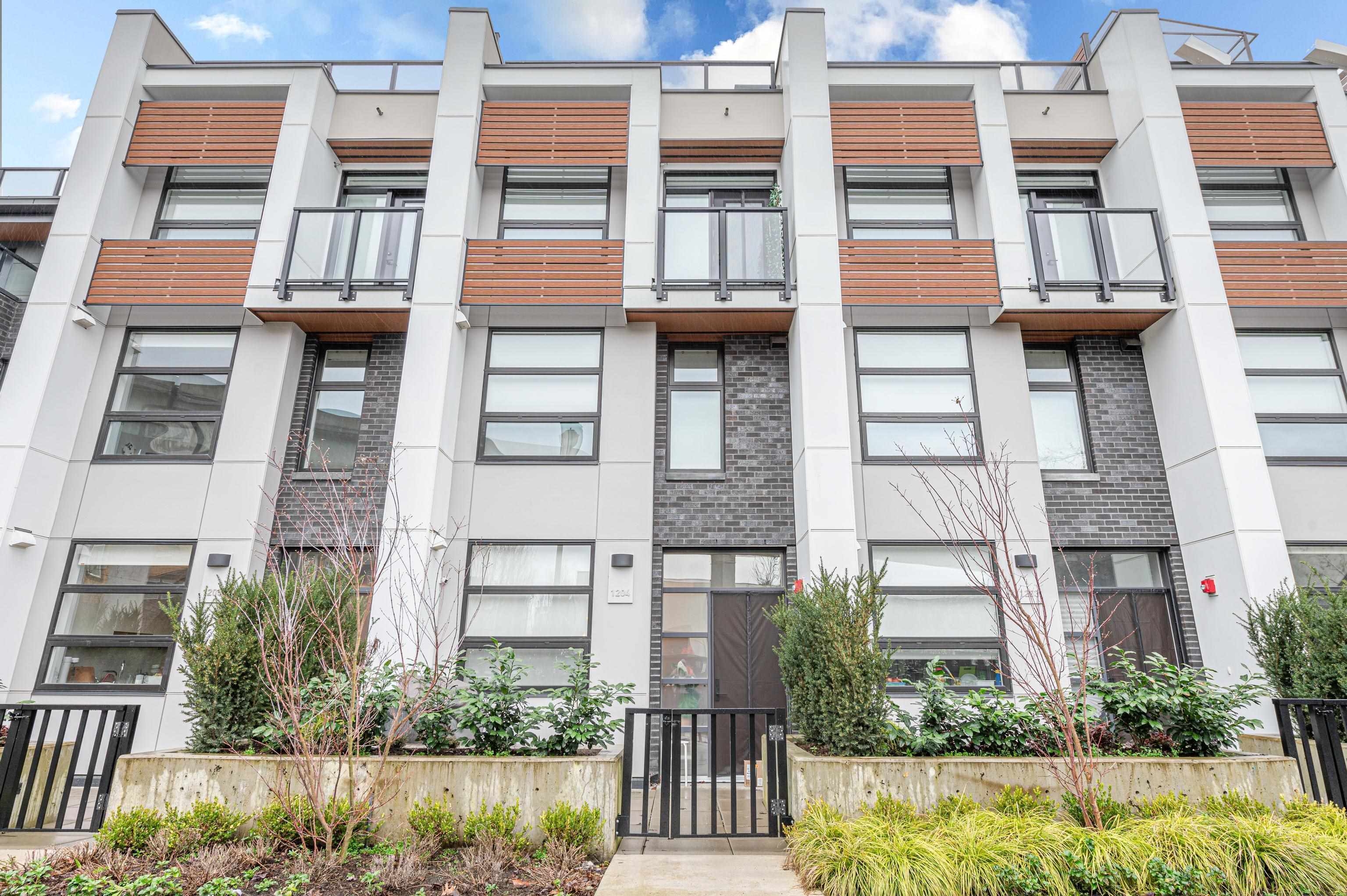 1204 6085 IRMIN STREET, R3030591, BC,