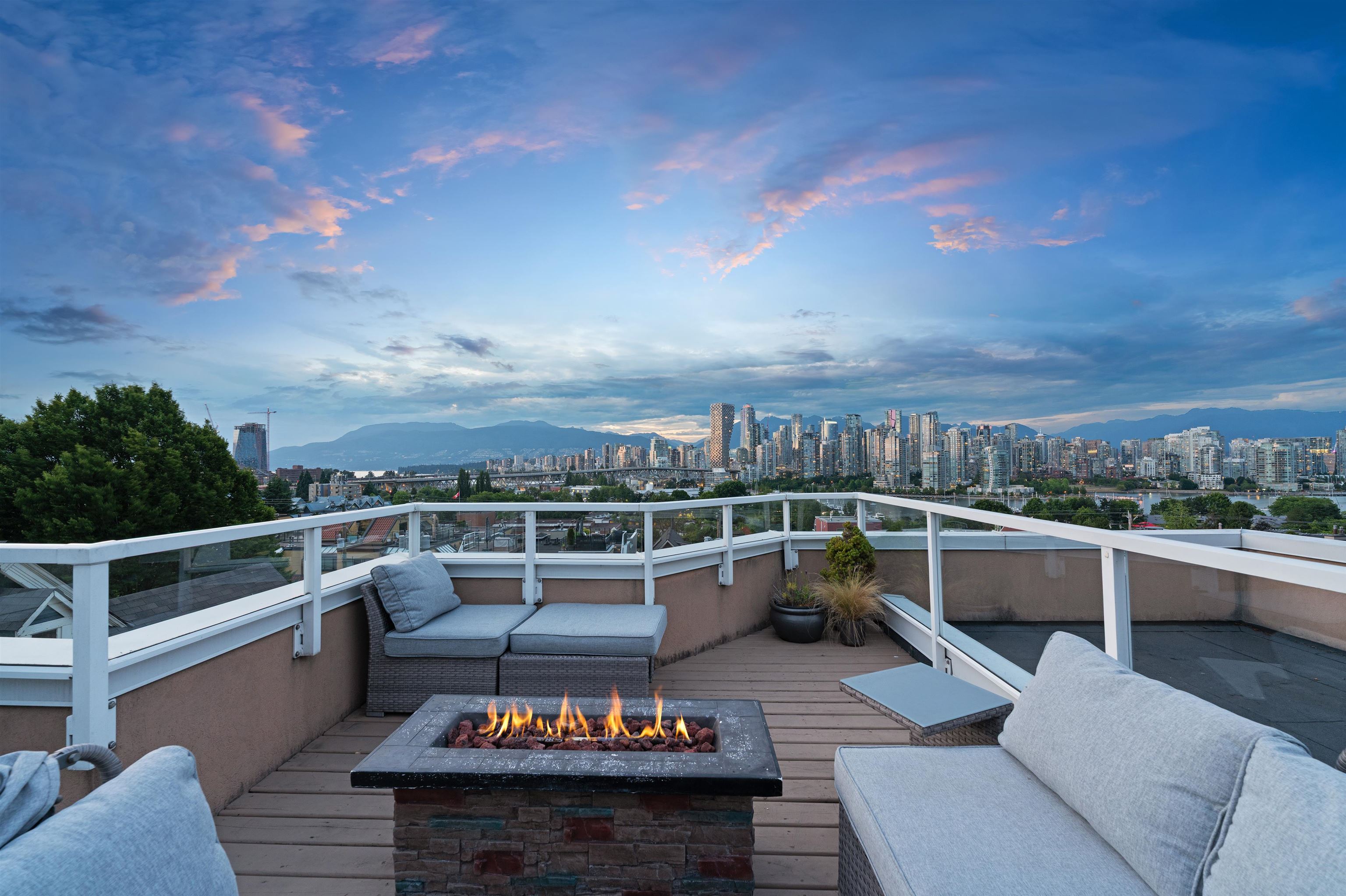 F 1244 7TH AVENUE, R3030672, BC,