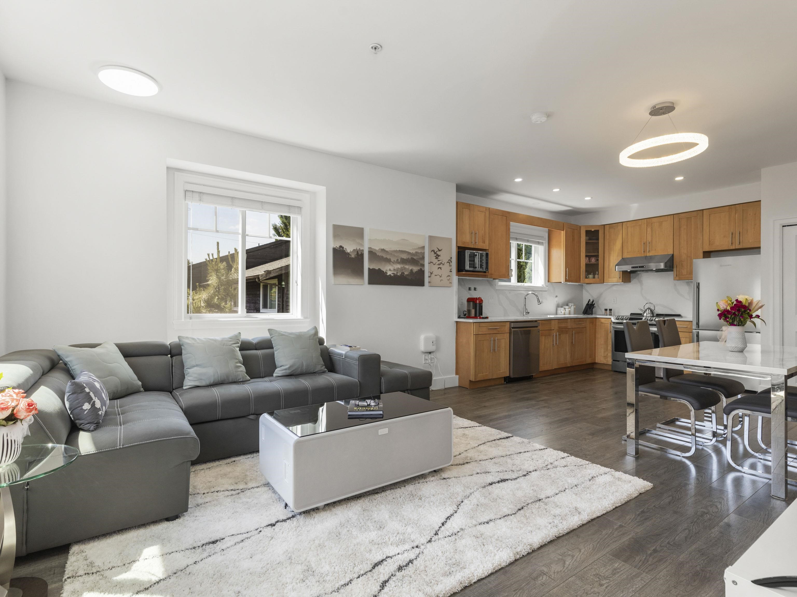 205 528 SPERLING AVENUE, R3030682, BC,