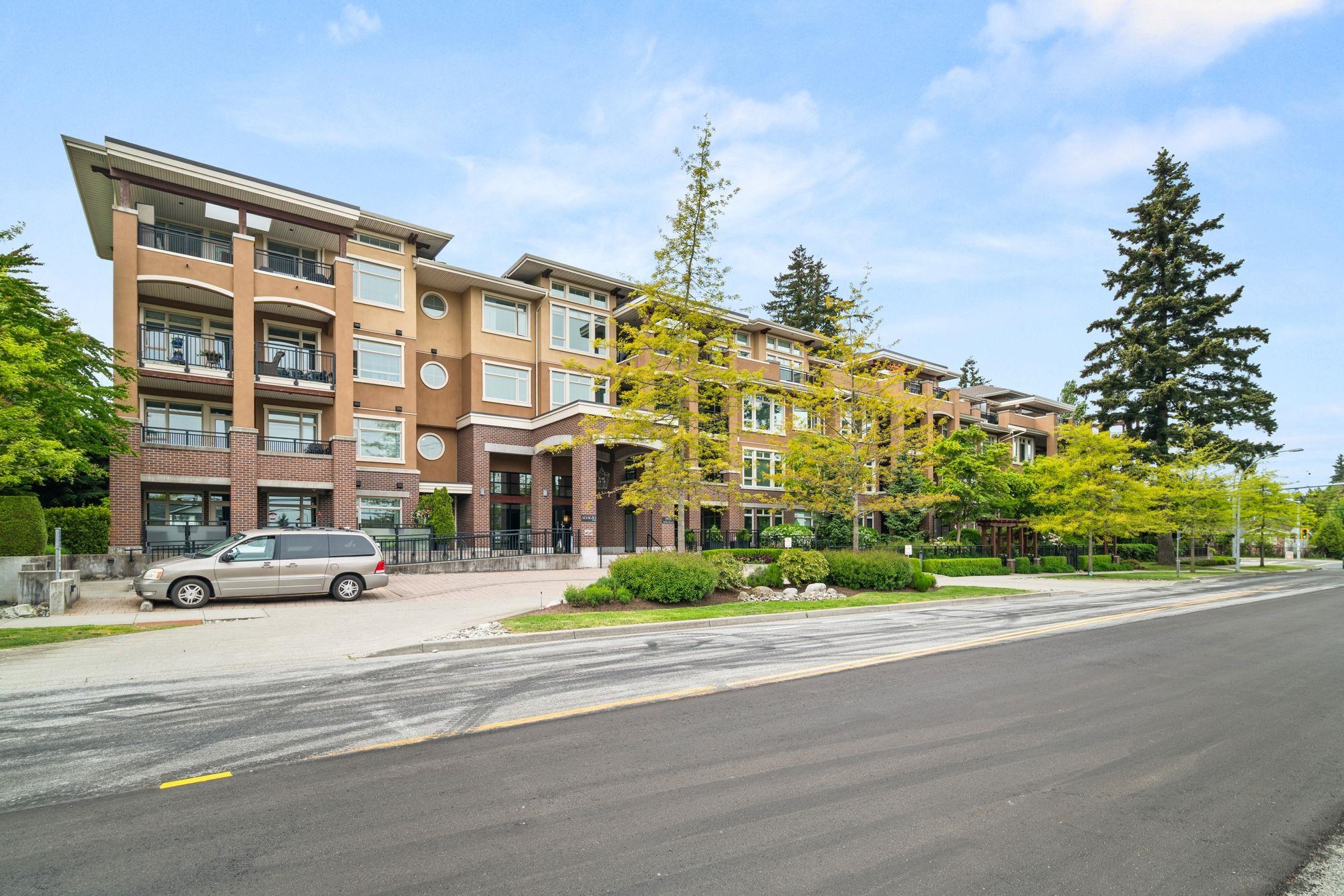 203 1975 154 STREET, R3030862, BC,