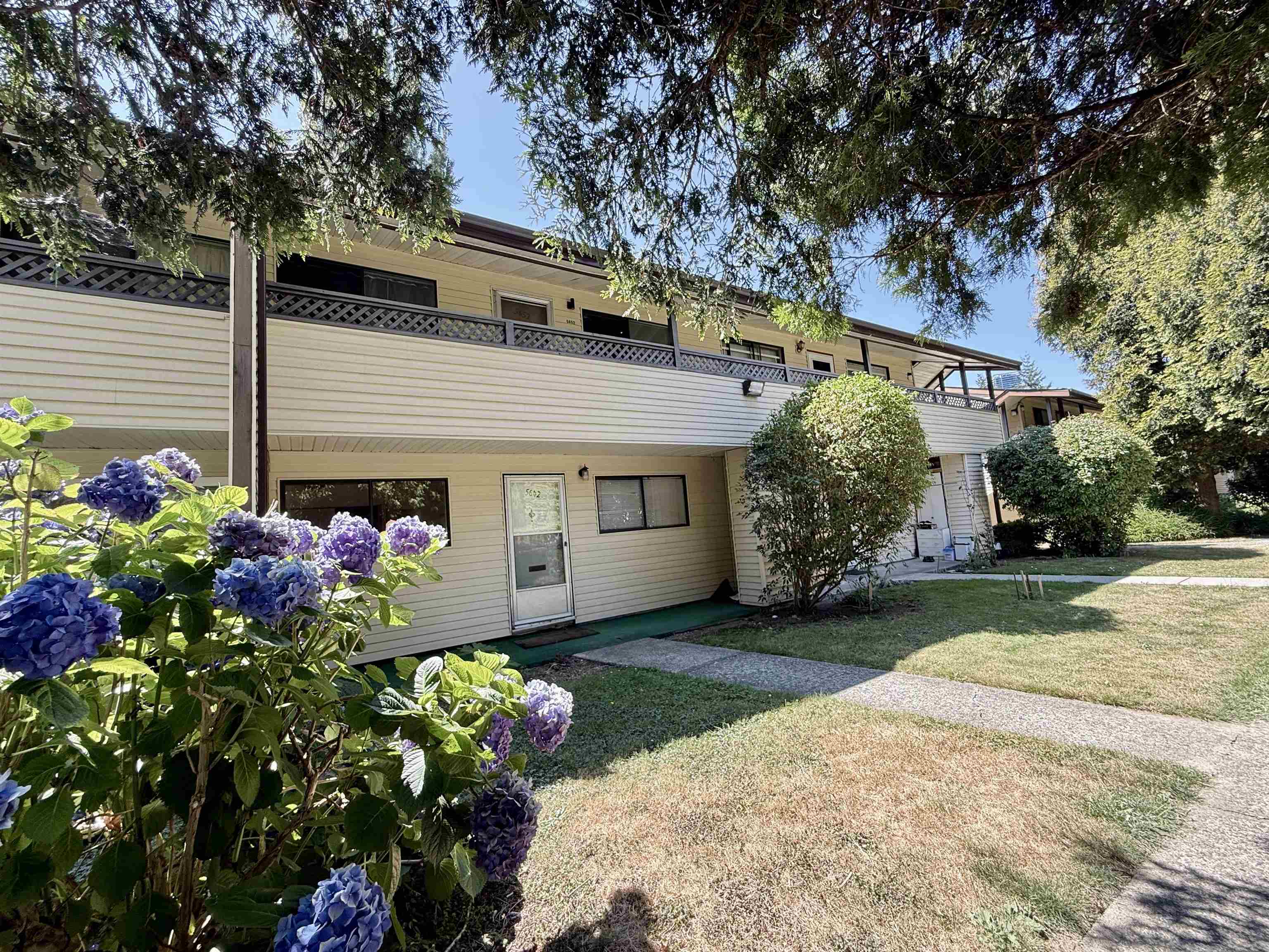 5642 BROADWAY, Burnaby BC V5B 1W7, R3031146, BC,