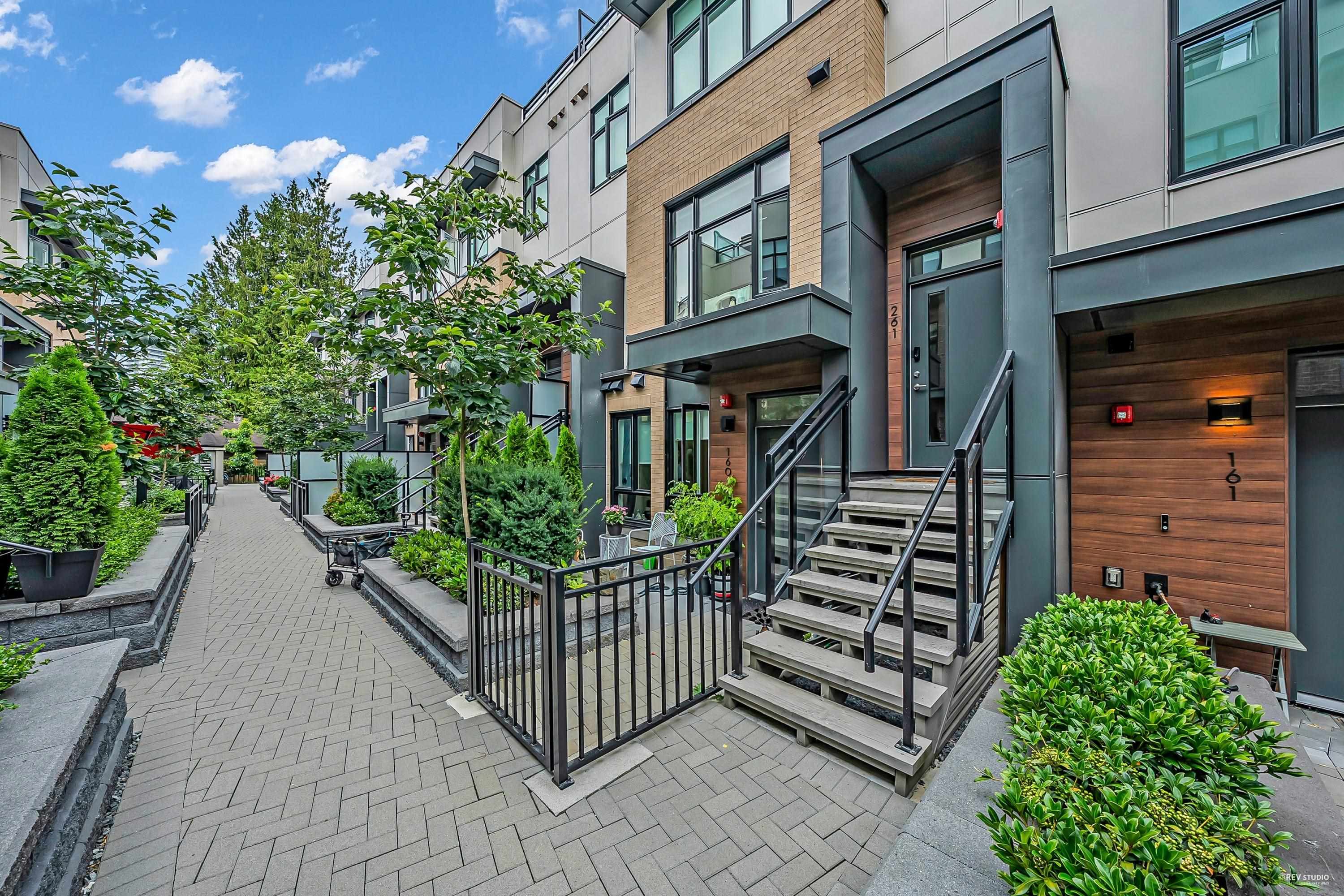261 2035 GLENAIRE DRIVE, R3031191, BC,