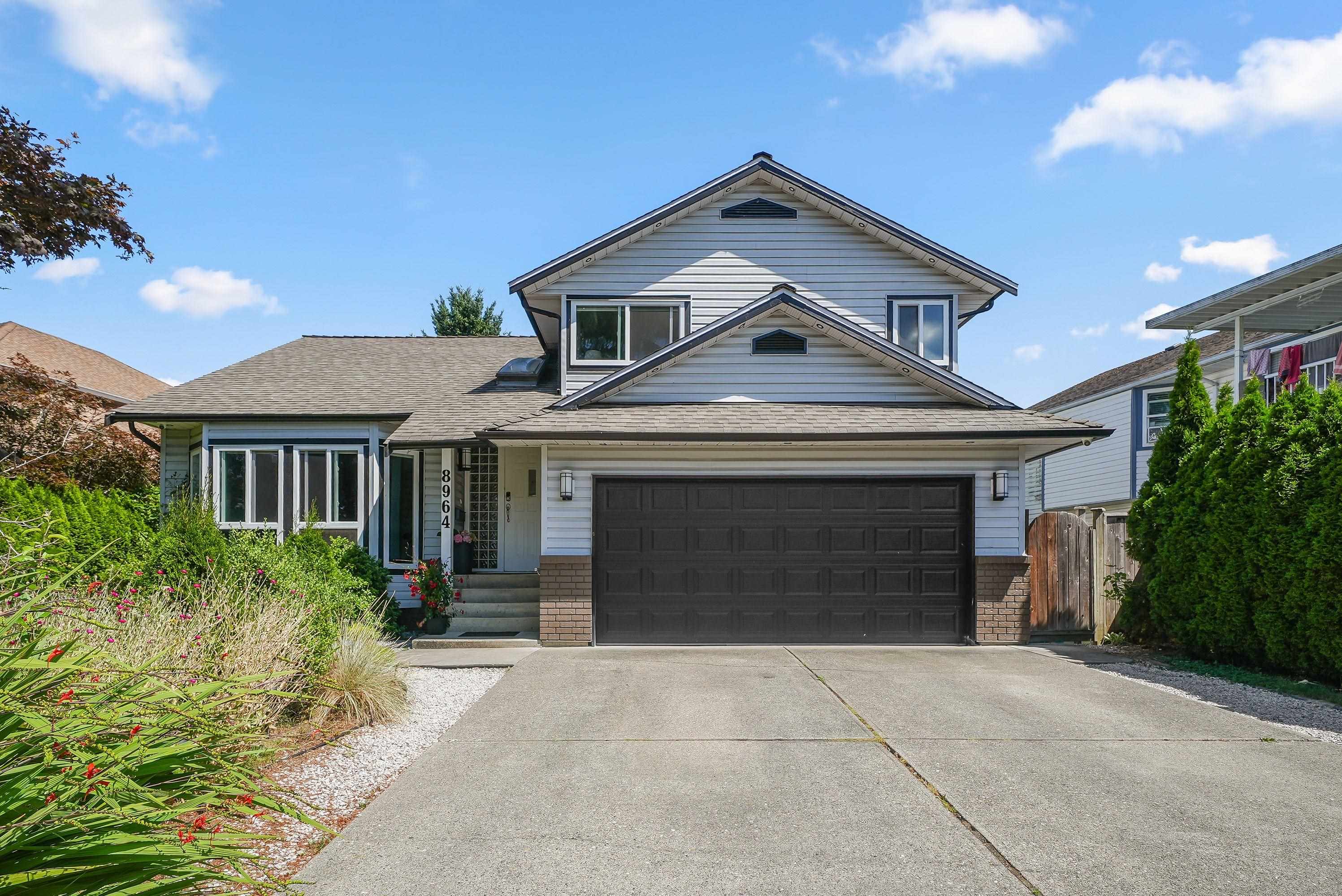 8964 142A STREET, Surrey BC V3V 7T1, R3031260, BC,