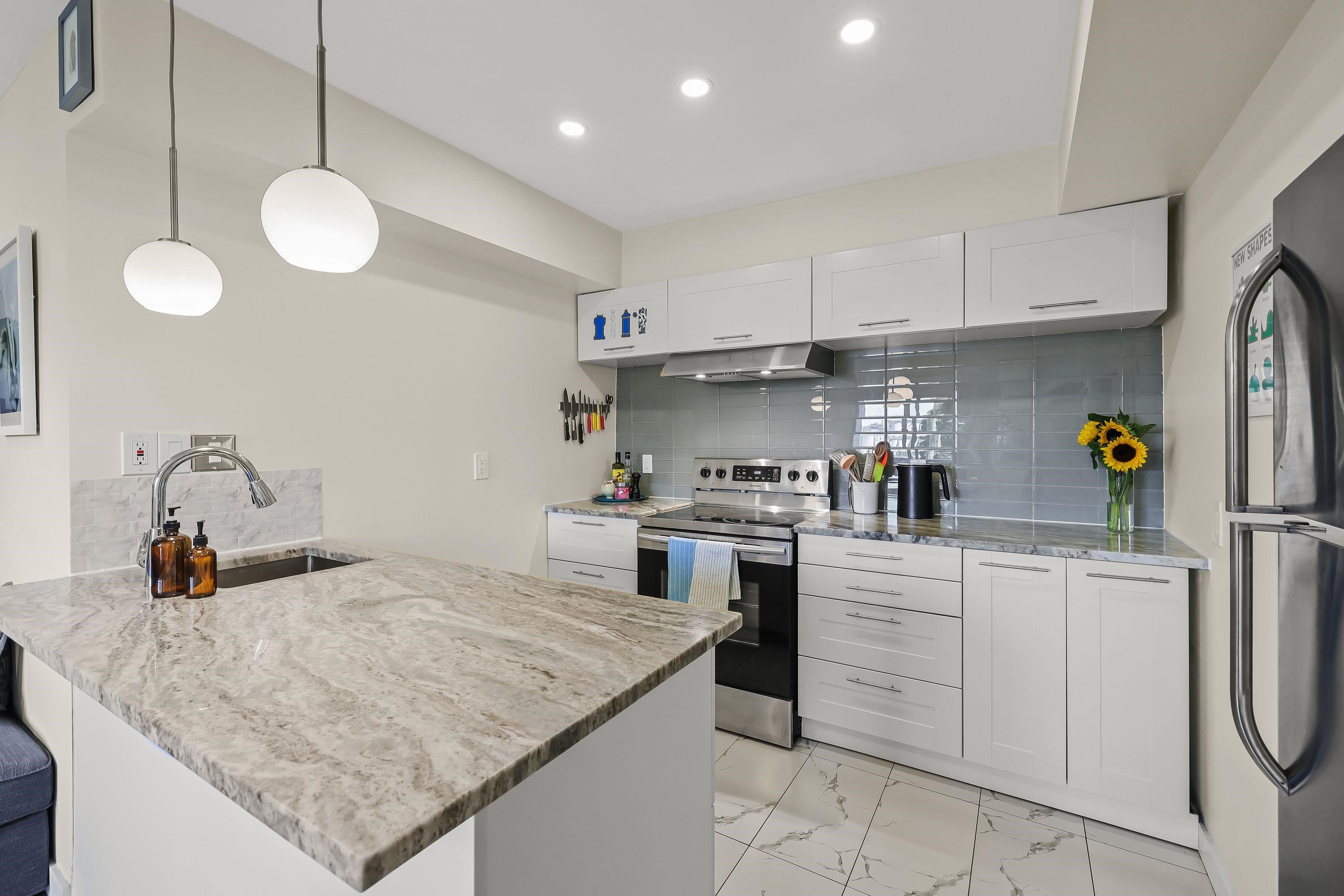 401 16 LAKEWOOD DRIVE, R3031332, BC,