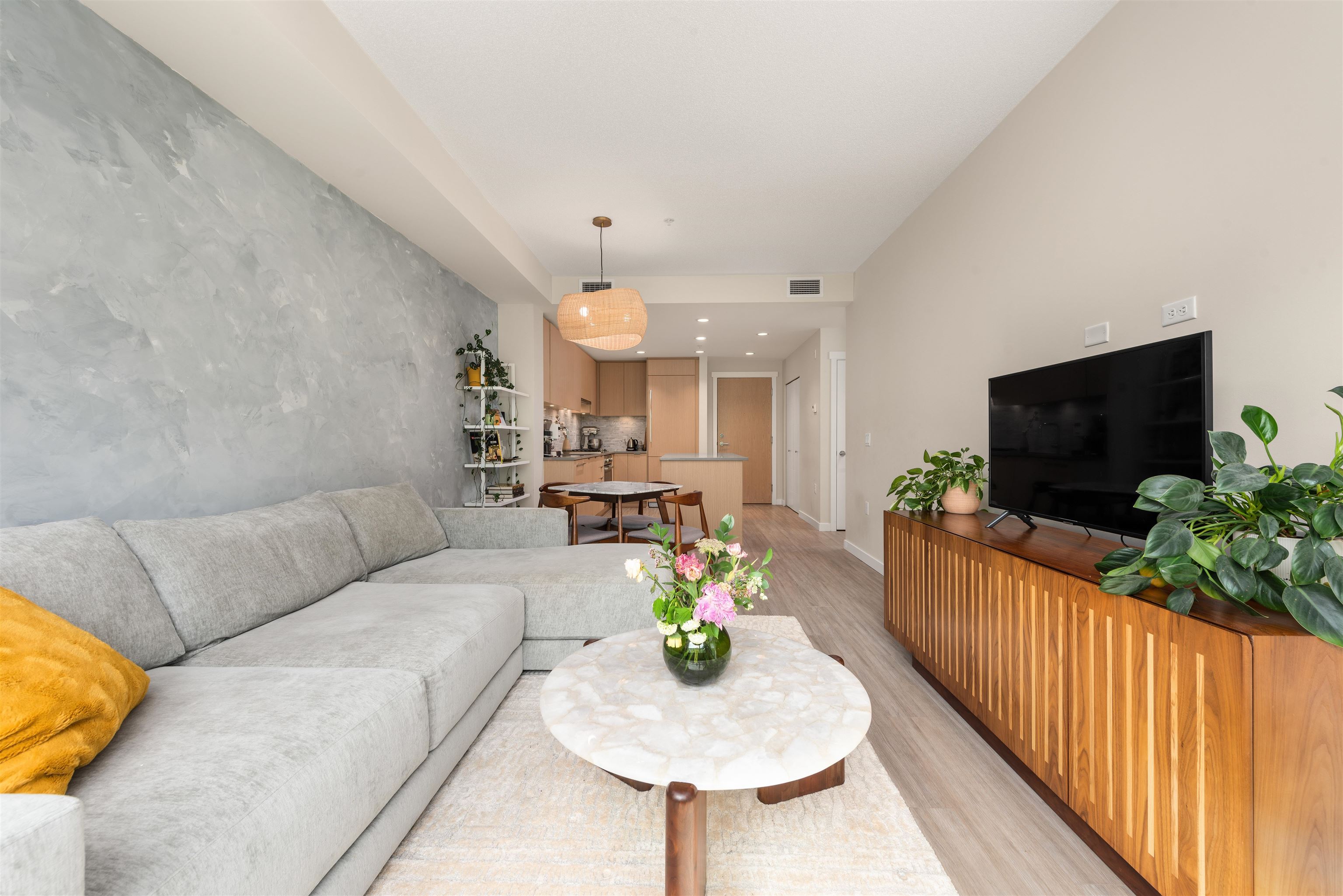 218 9233 ODLIN ROAD, R3031418, BC,
