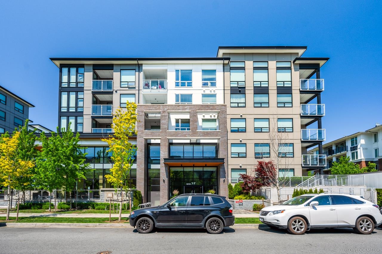 220 9233 ODLIN ROAD, R3031493, BC,