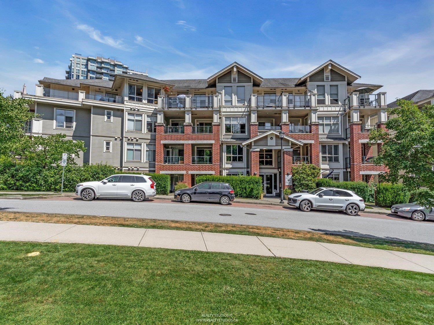402 285 ROSS DRIVE, R3031582, BC,