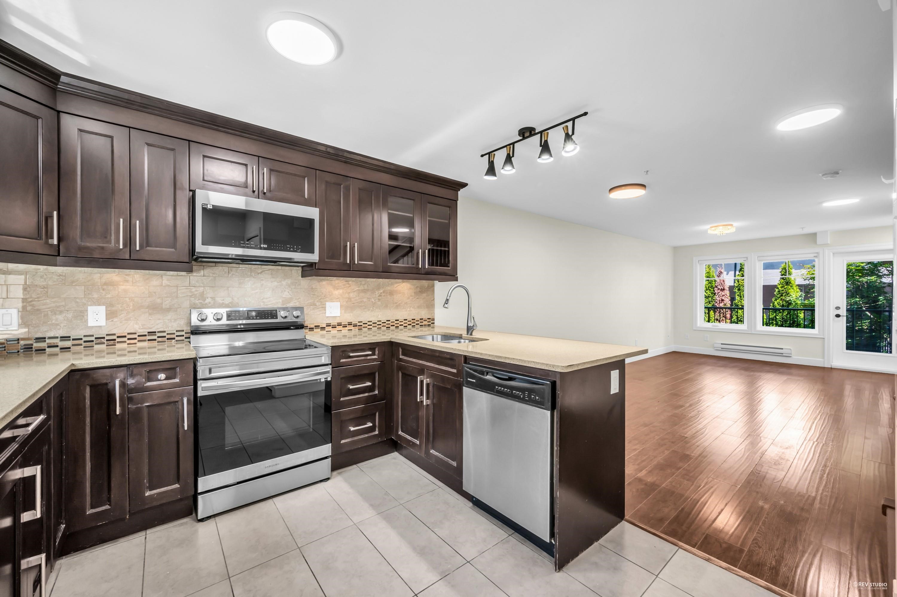 201 423 8TH STREET, R3031750, BC,