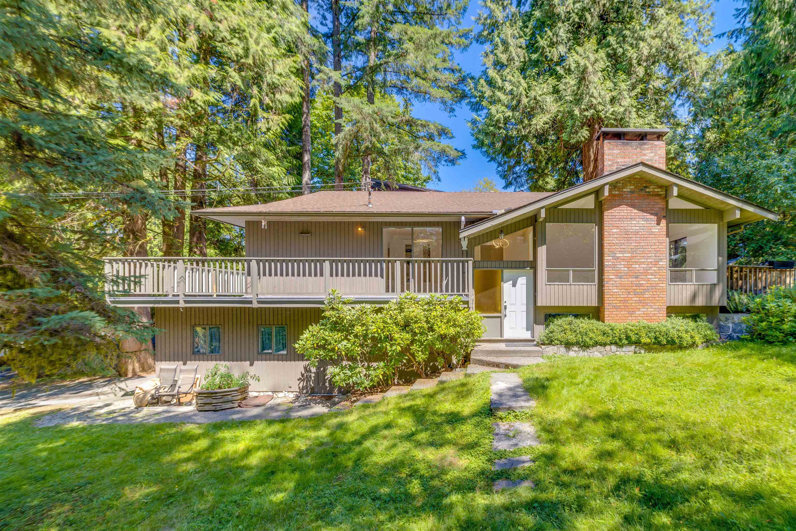 4755 COVE CLIFF ROAD, North Vancouver BC V7G 1H8, R3031901, BC,