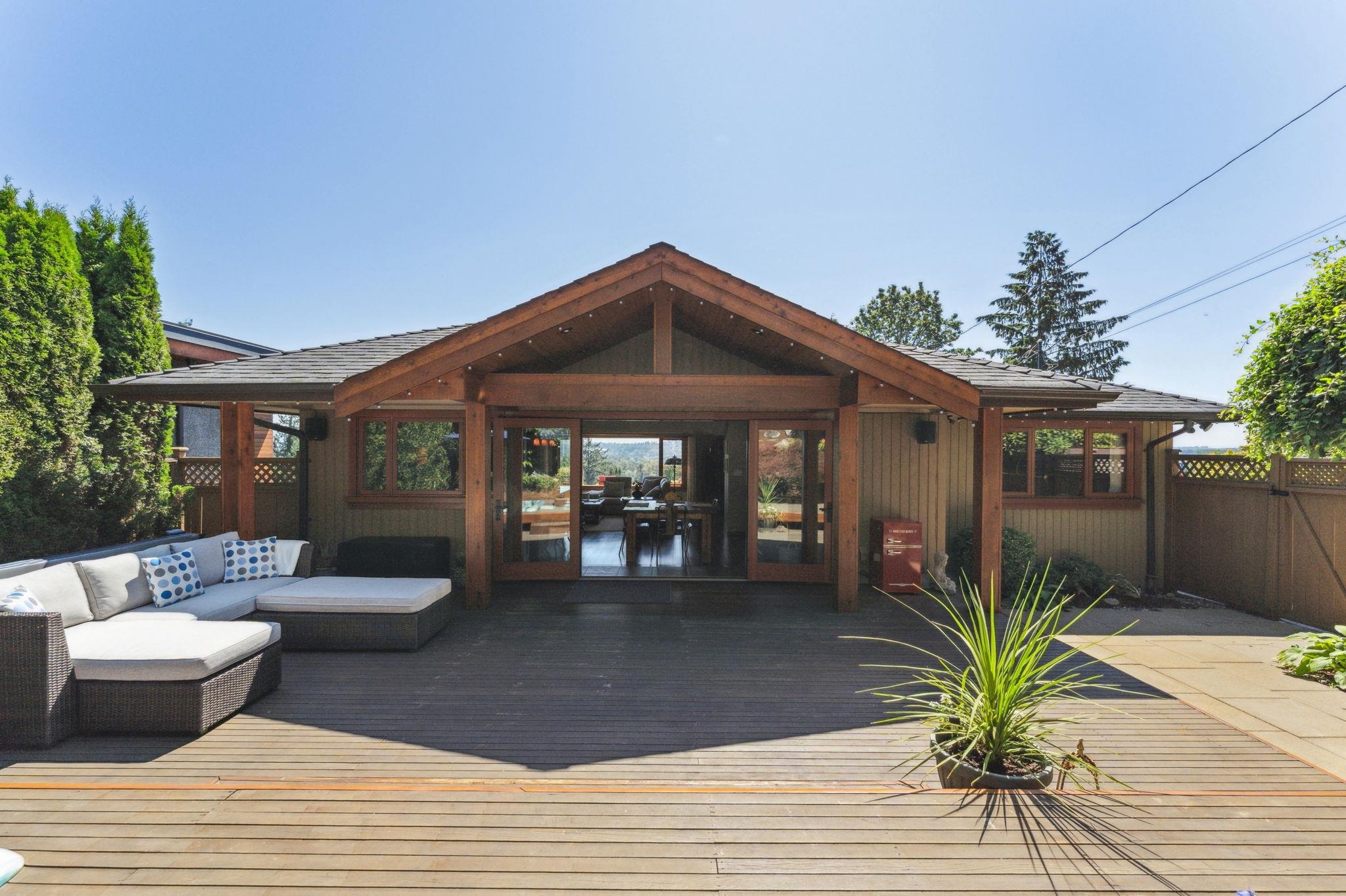 1206 CLOVERLEY STREET, North Vancouver BC V7L 1N8, R3032107, BC,
