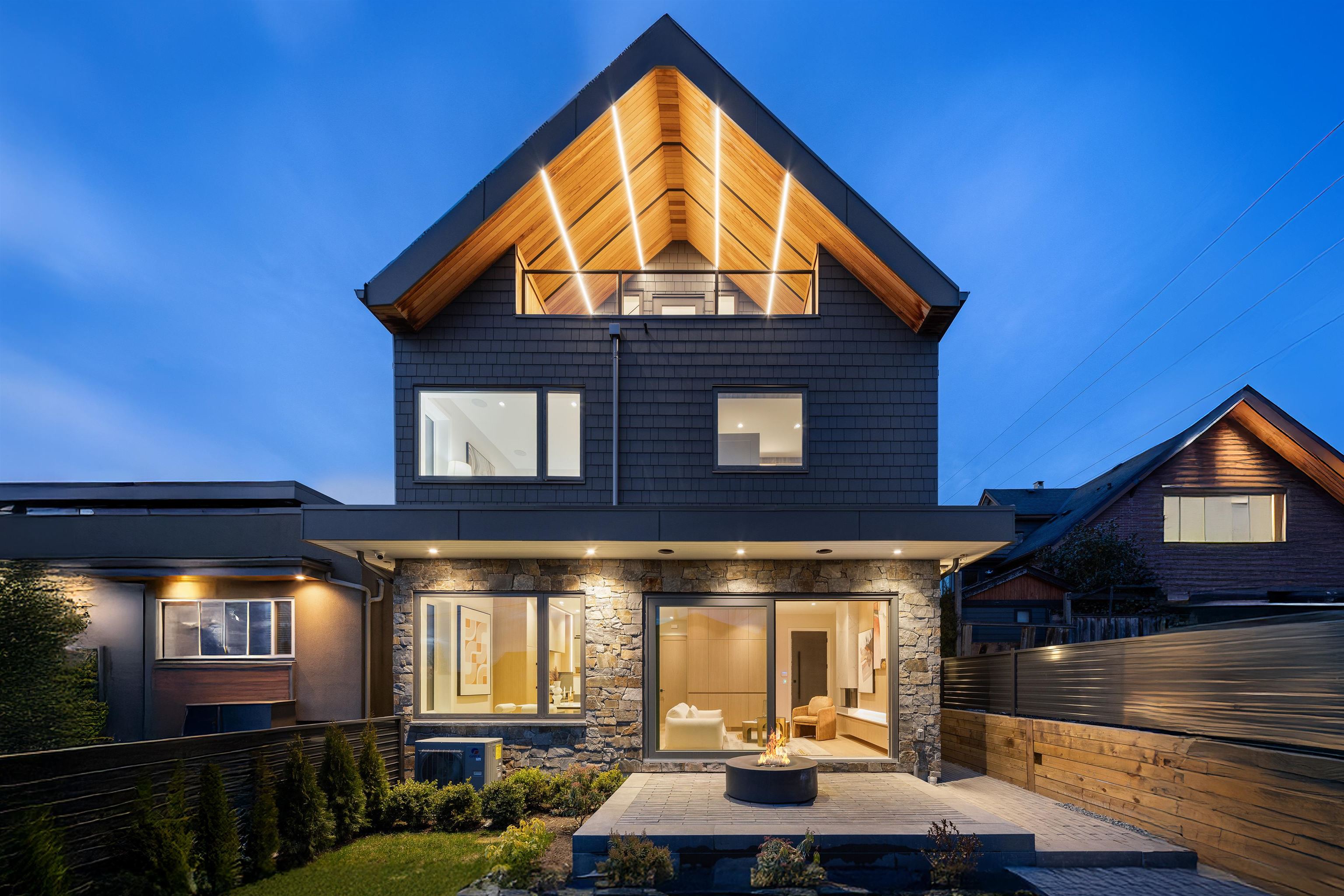 2 3674 OXFORD STREET, R3032141, BC,