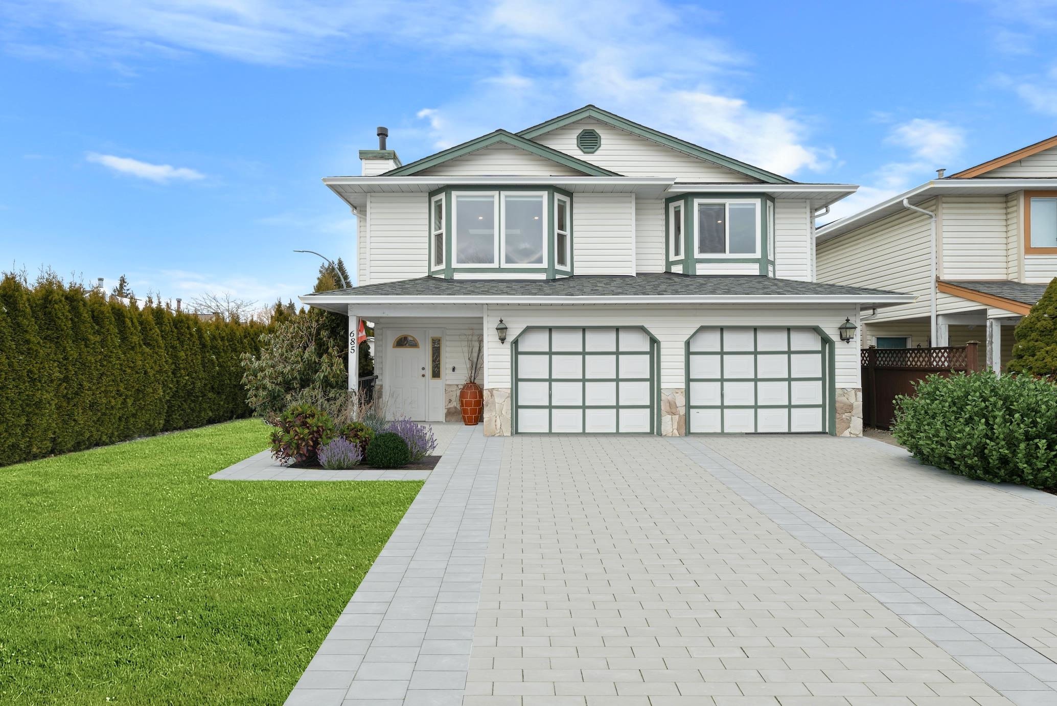 685 PENDER PLACE, Port Coquitlam BC V3B 7M2, R3032155, BC,