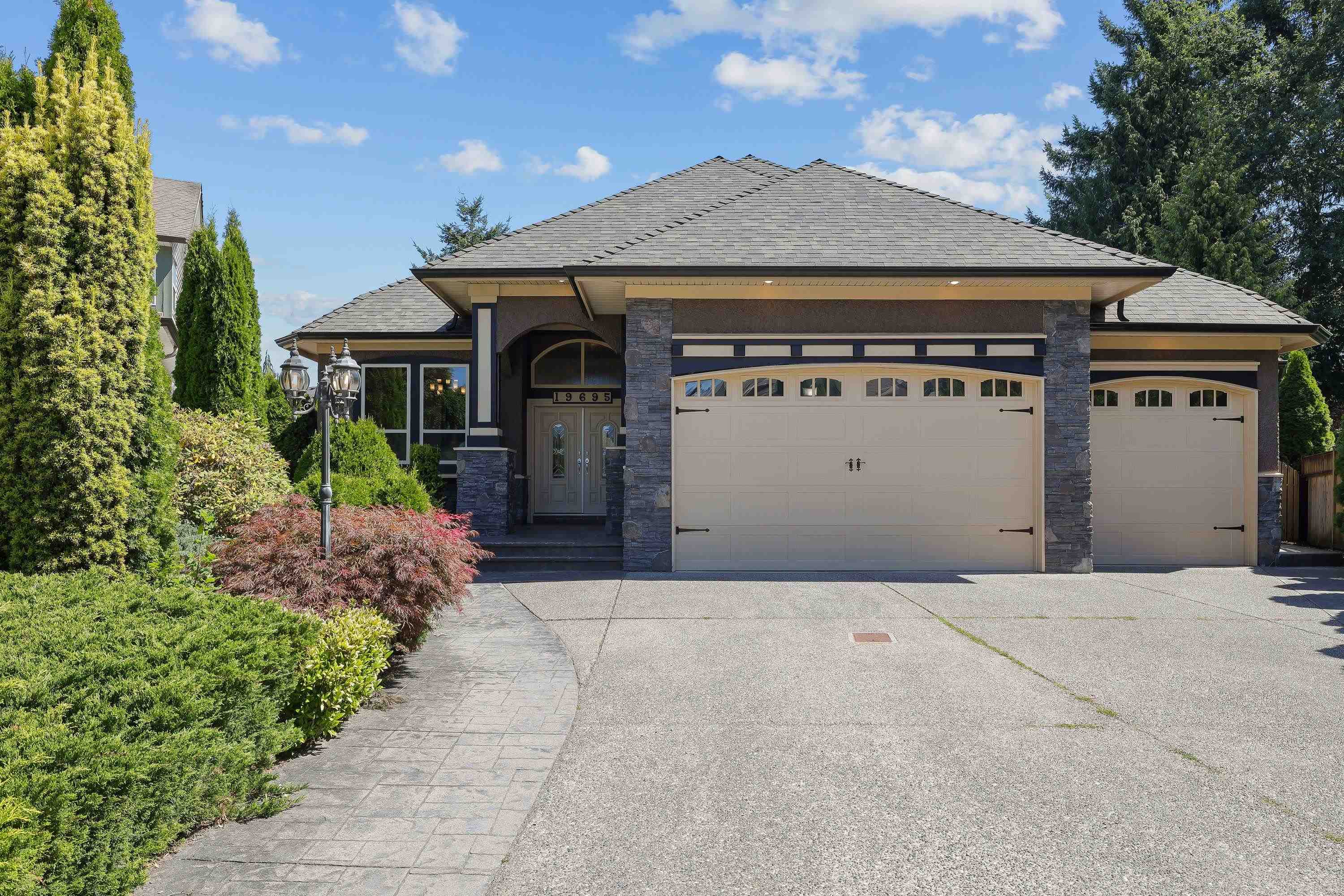 19695 71 AVENUE, Langley BC V2Y 2Z7, R3032297, BC,
