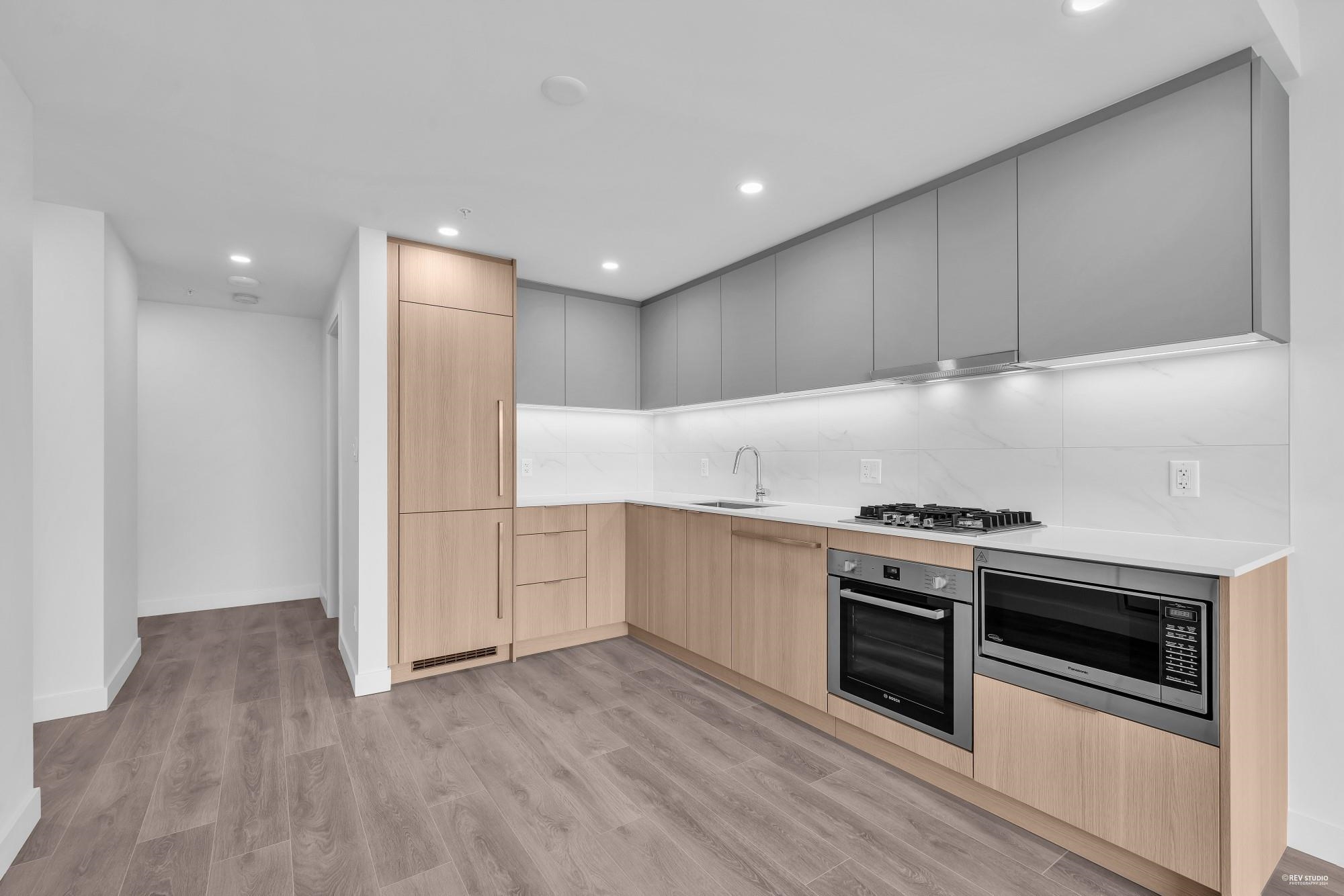 24xx 318 ALDERSON AVENUE, R3032406, BC,