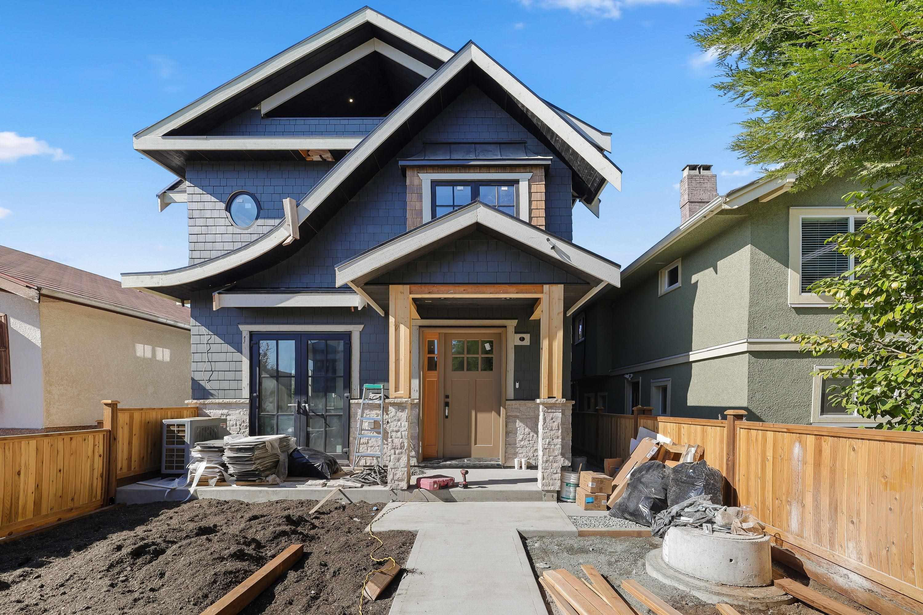 1 2565 DUNDAS STREET, R3032435, BC,