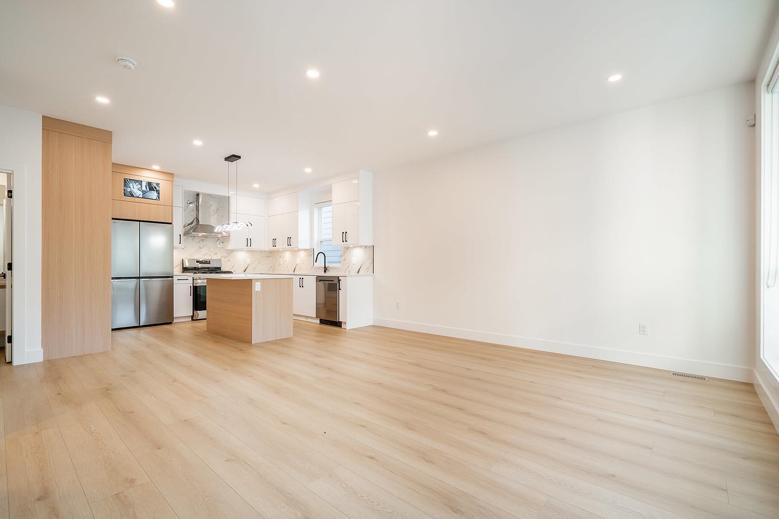 102 16689 16 AVENUE, R3032468, BC,