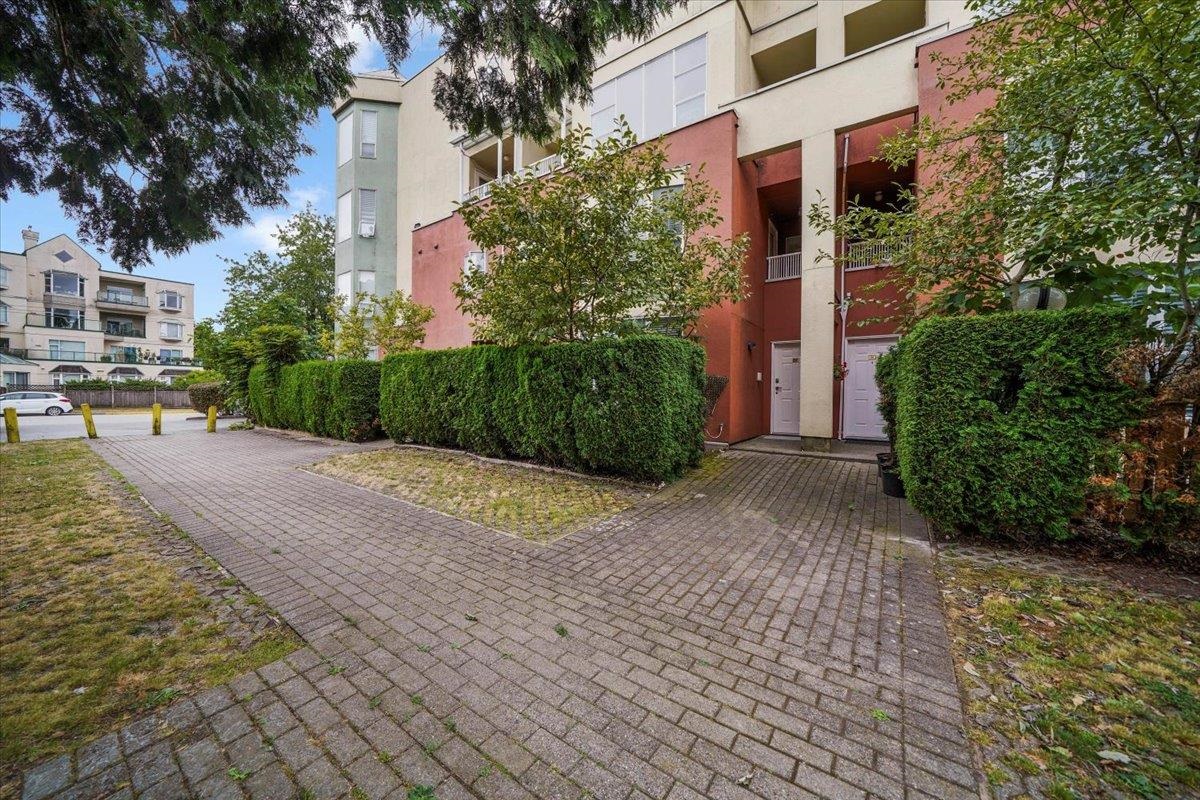 163 8333 JONES ROAD, R3032469, BC,
