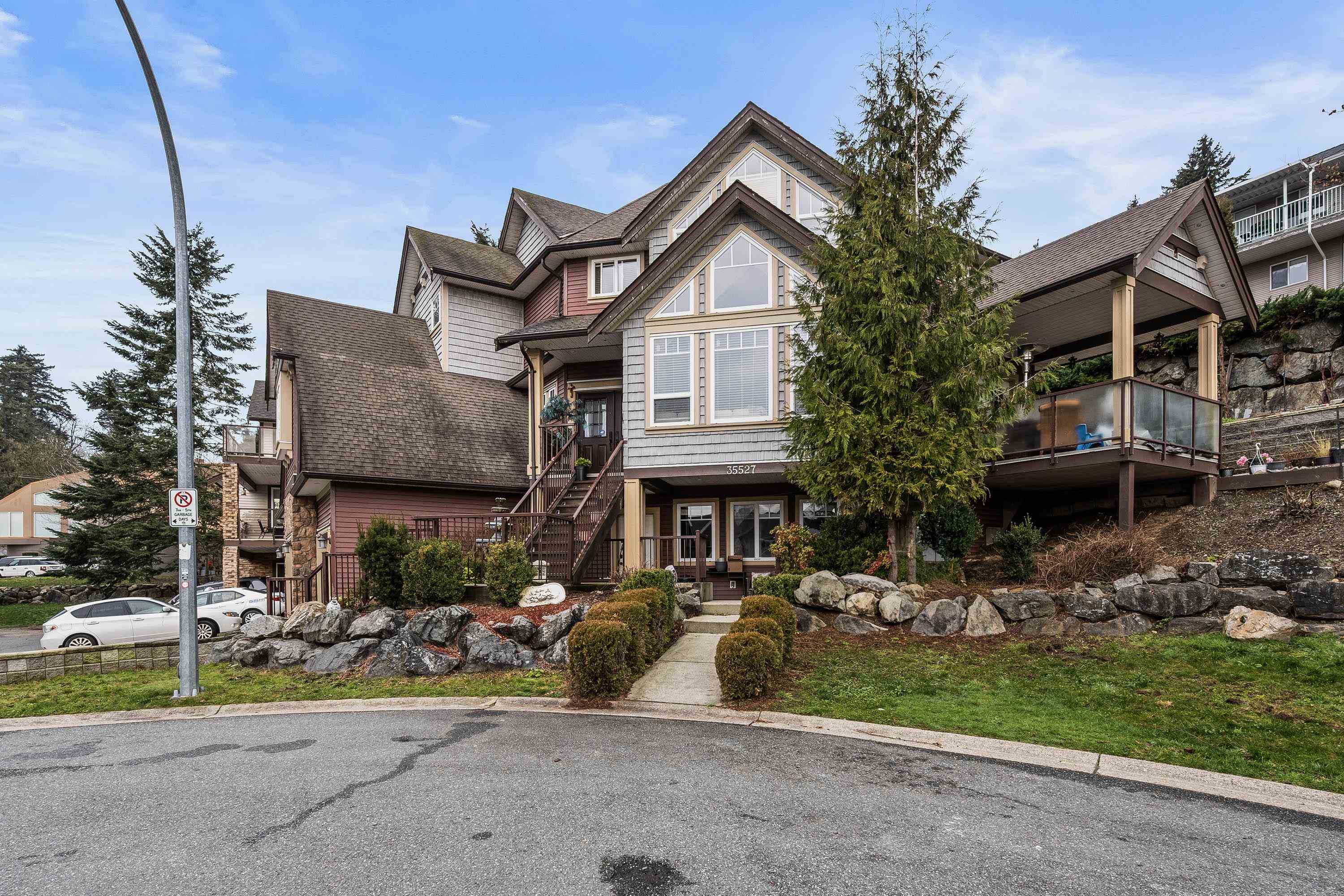 35527 ZANATTA PLACE, Abbotsford BC V3G 0B4, R3032481, BC,