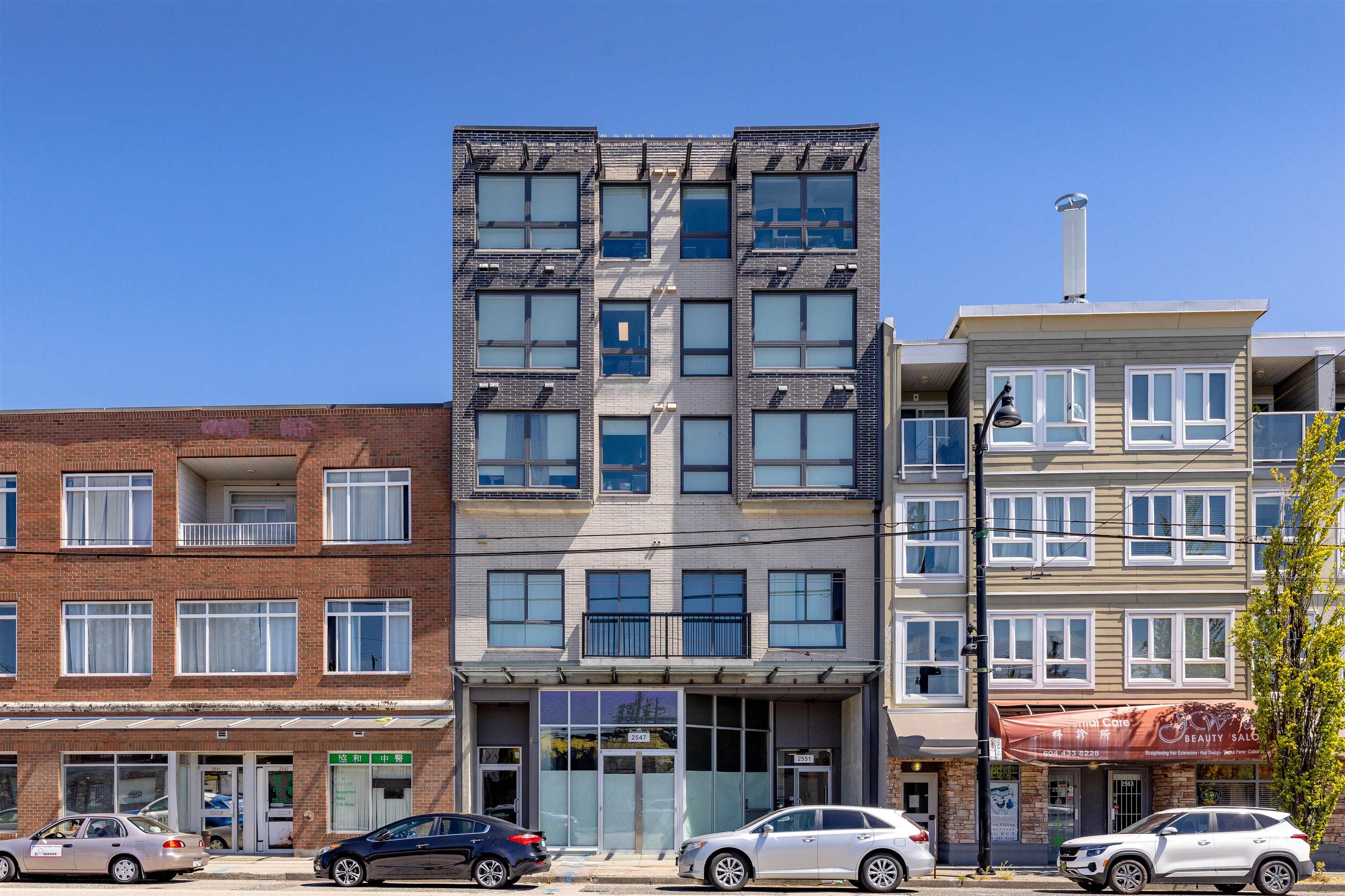 404 2551 KINGSWAY, R3032738, BC,