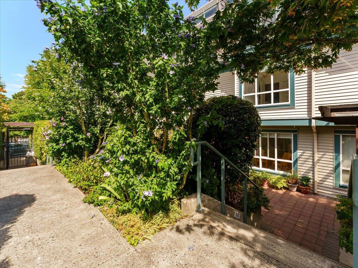 12 288 ST. DAVIDS AVENUE, R3032836, BC,