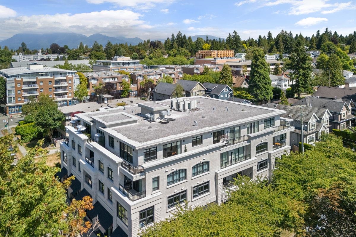 PH4 2089 43RD AVENUE, R3032850, BC,