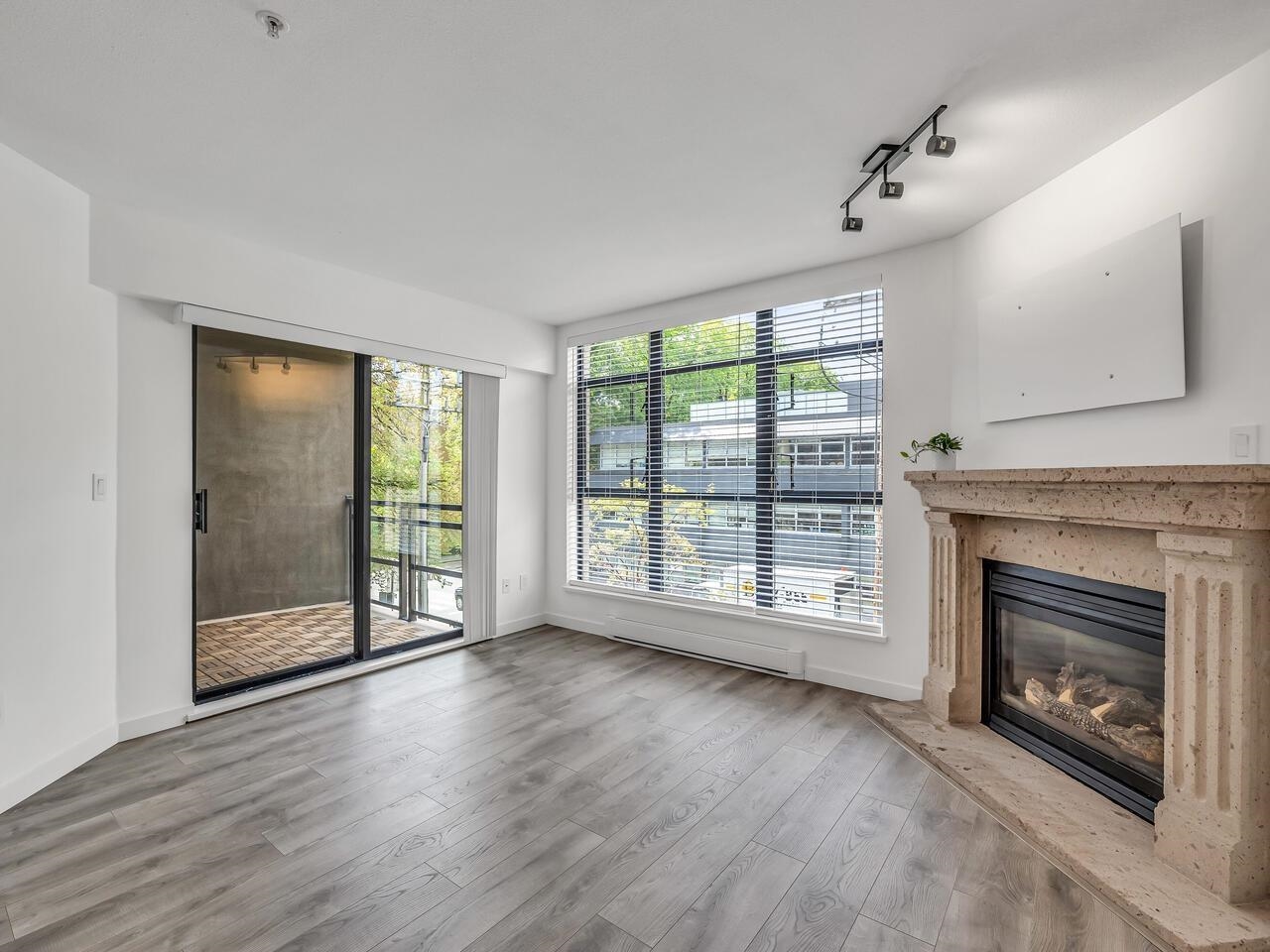 304 2181 10TH AVENUE, R3033090, BC,