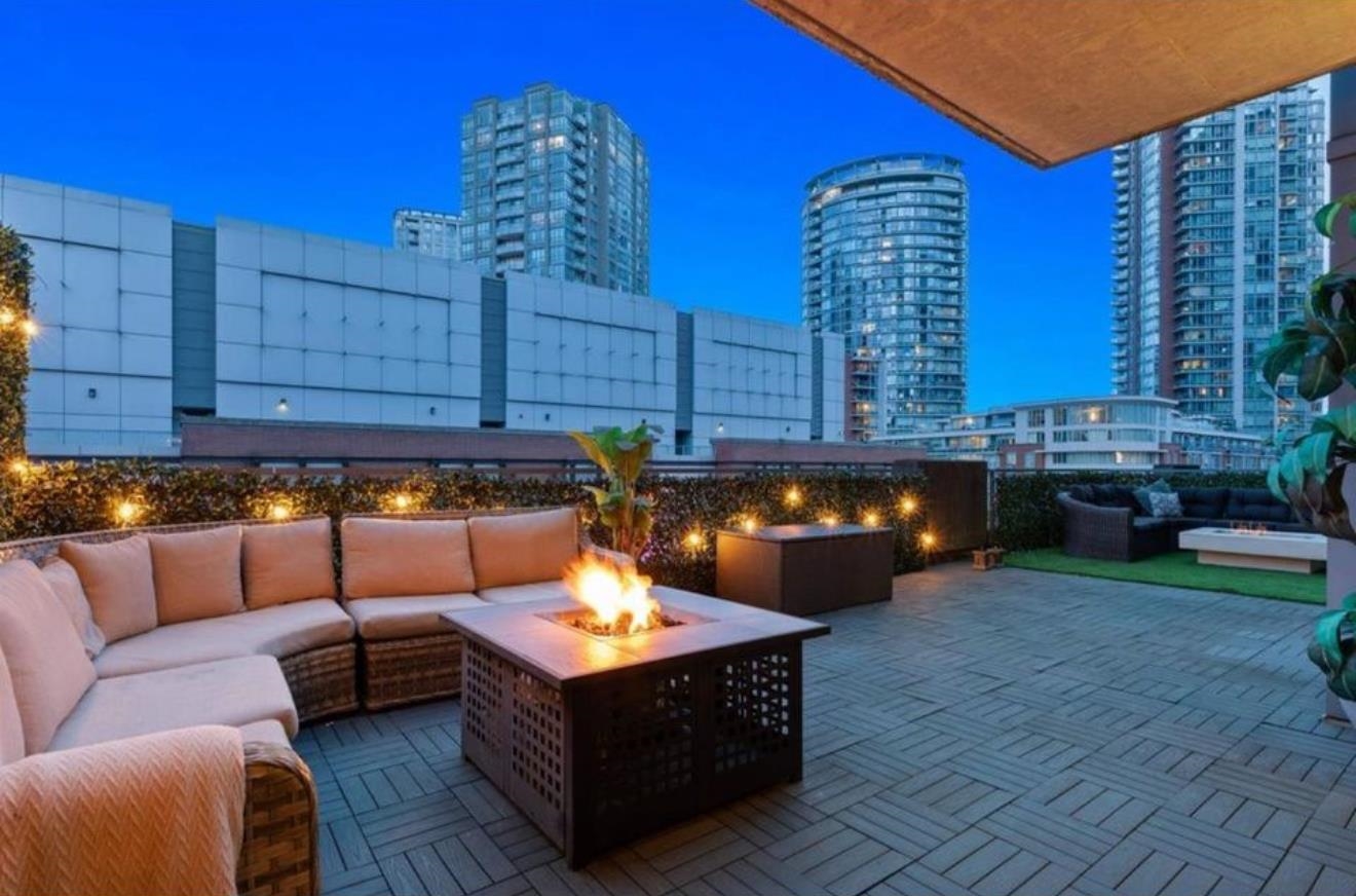 312 555 ABBOTT  STREET STREET, R3033162, BC,