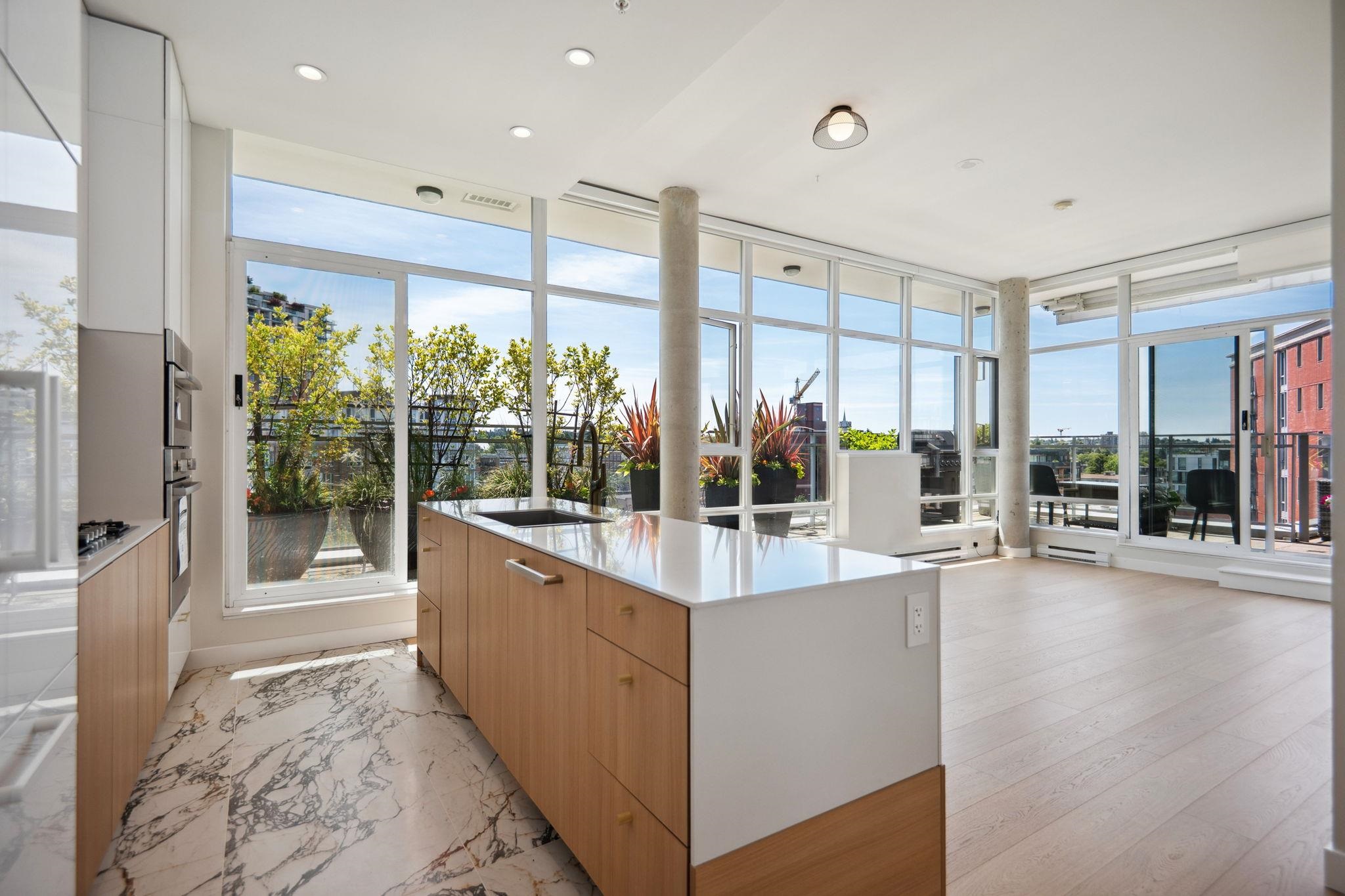 PH4 2321 SCOTIA STREET, R3033406, BC,