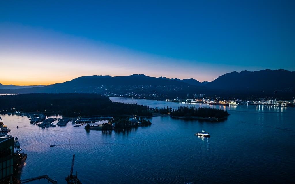 PH4201 1077 CORDOVA STREET, R3033450, BC,