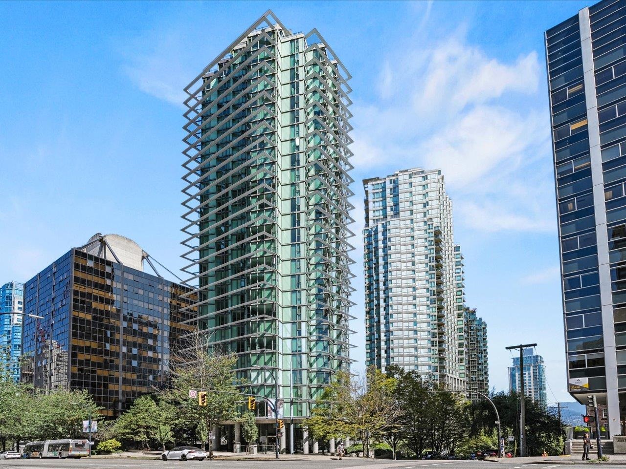 2305 1331 GEORGIA STREET, R3033459, BC,