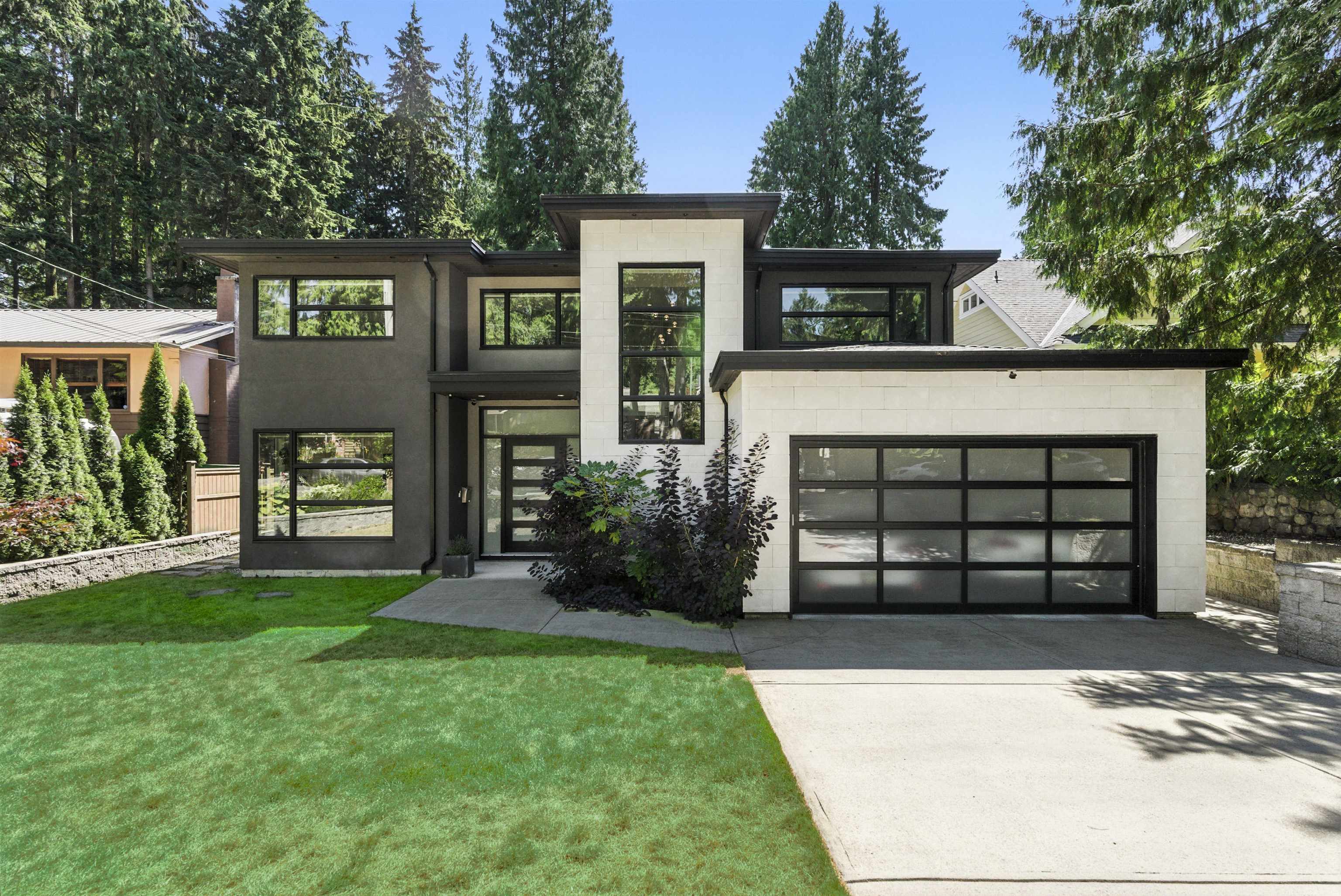 1891 BURRILL AVENUE, North Vancouver BC V7K 1M3, R3033568, BC,