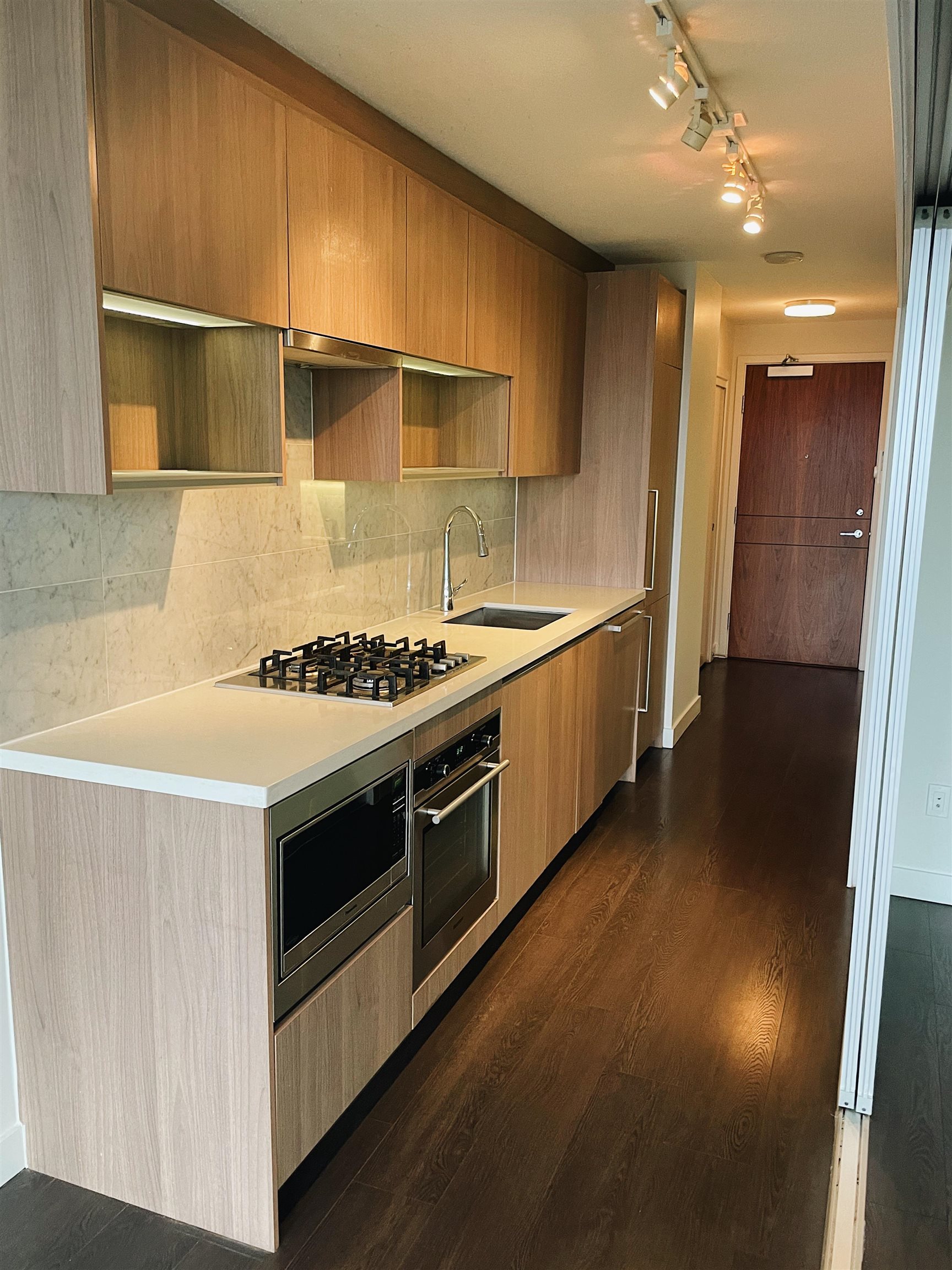 1811 13696 100 AVENUE, R3033576, BC,