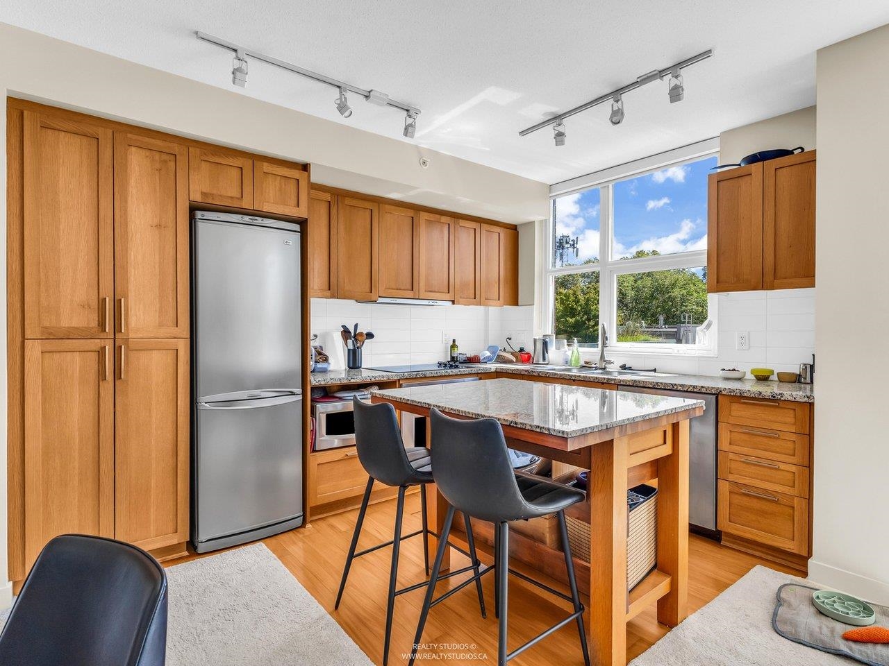 515 2268 BROADWAY, R3033598, BC,