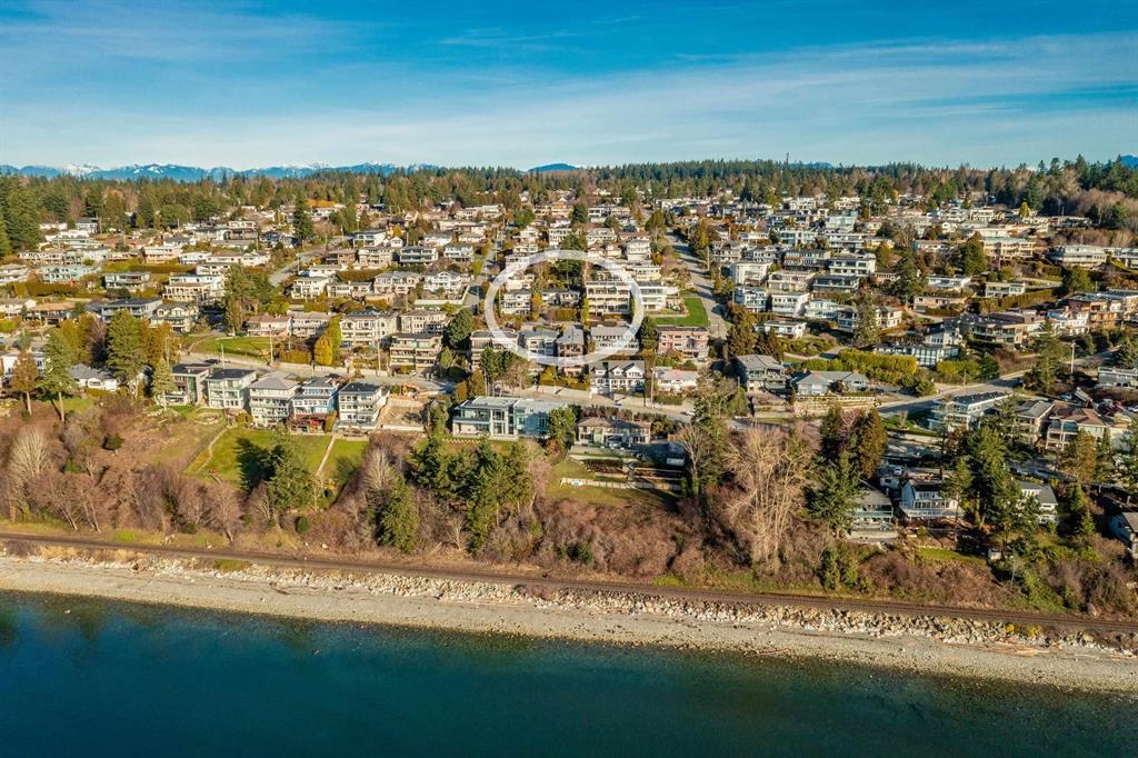 14371 SUNSET DRIVE, Surrey BC V4B 2V4, R3033793, BC,